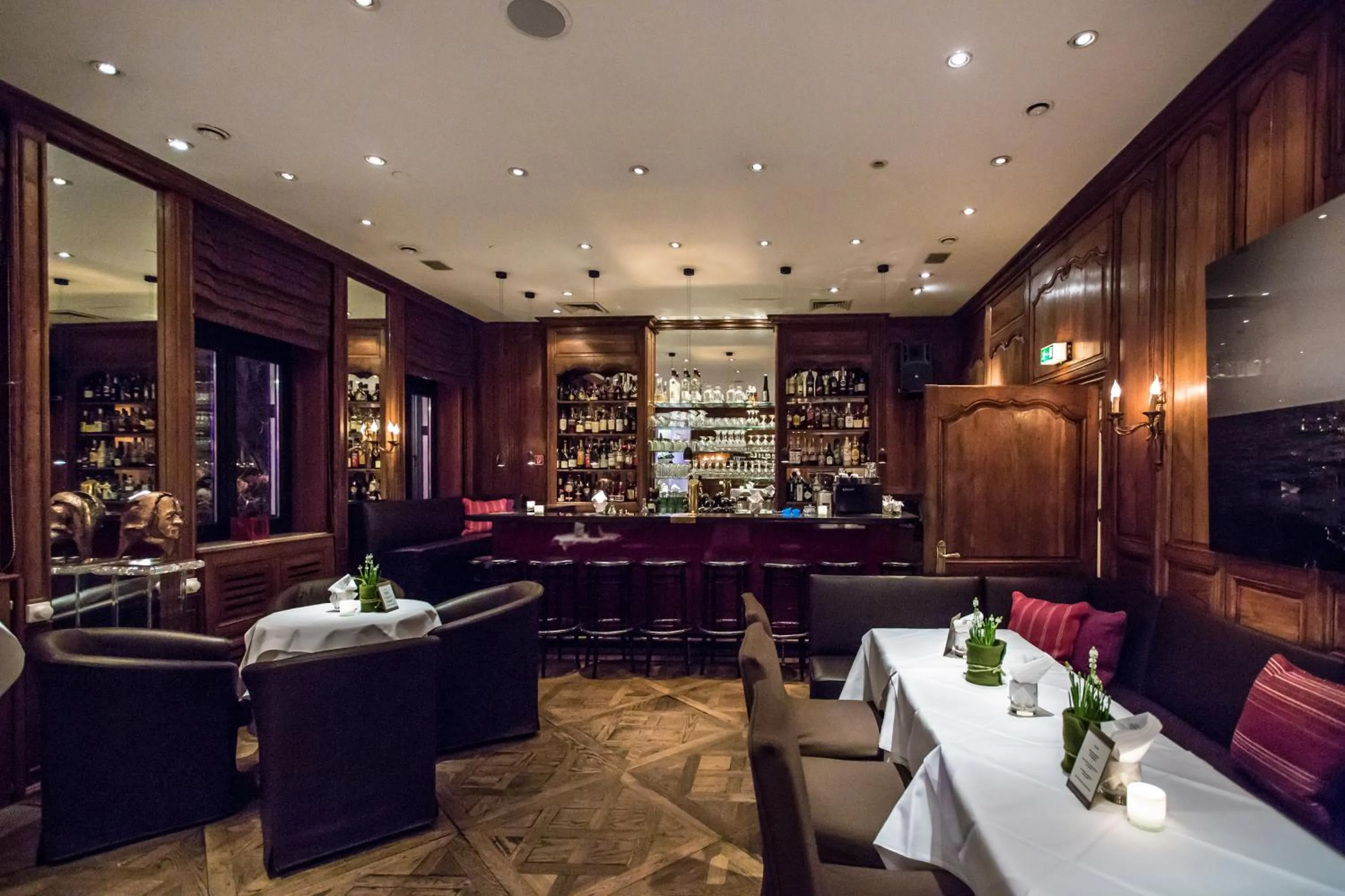 Lounge or bar in Hotel München Palace