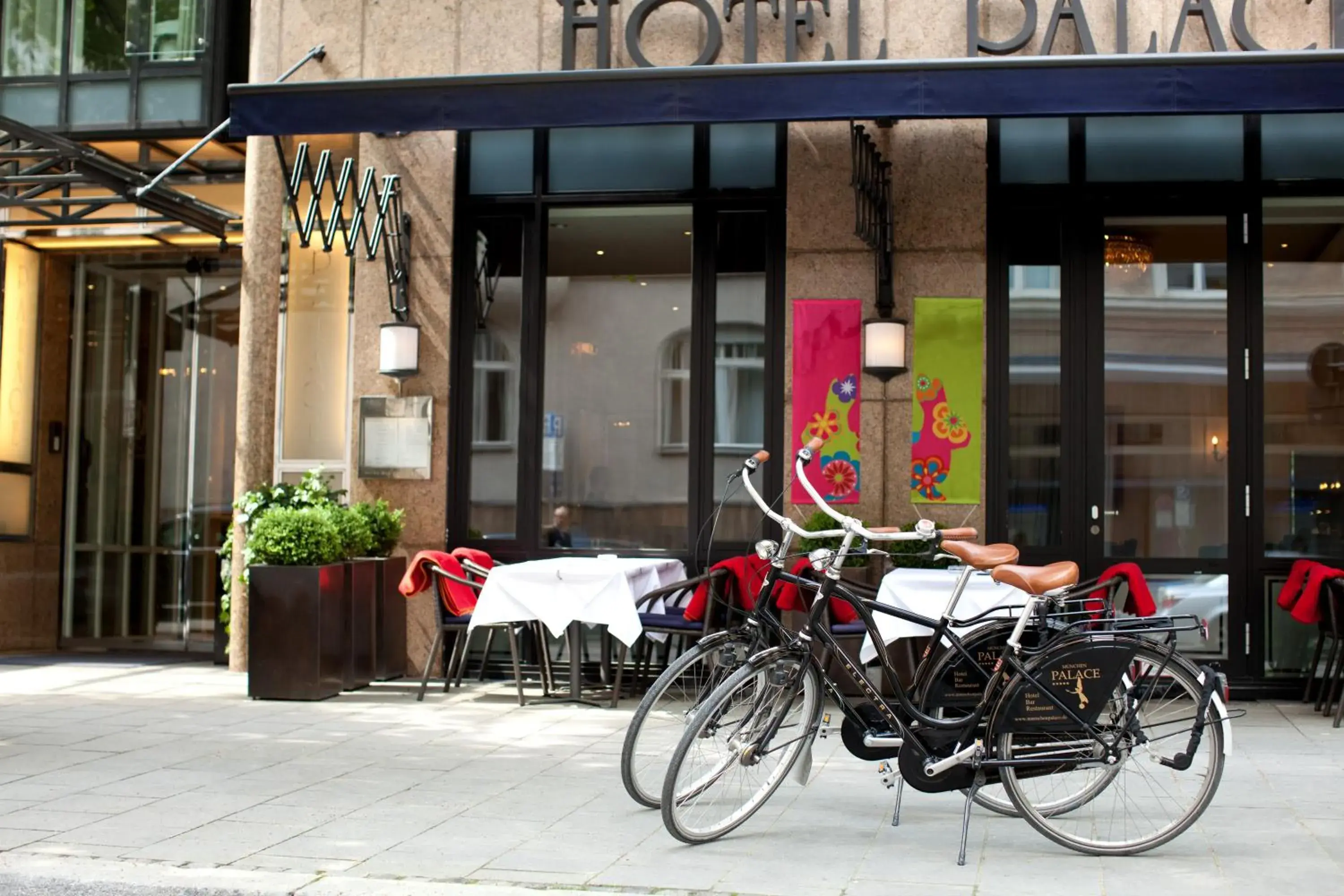 Facade/entrance in Hotel München Palace Facade/entrance in Hotel München Palace