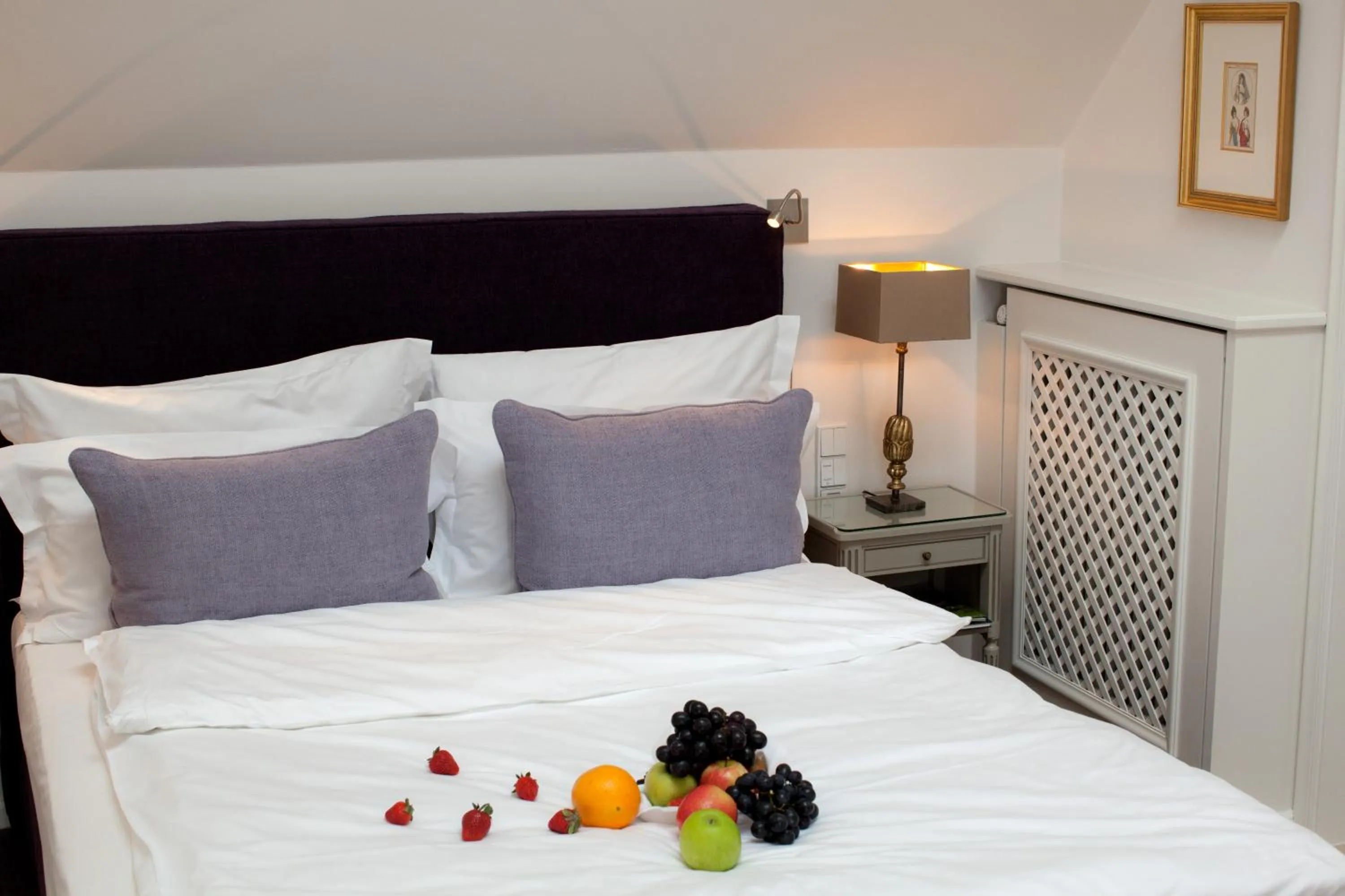 Bed in Hotel München Palace