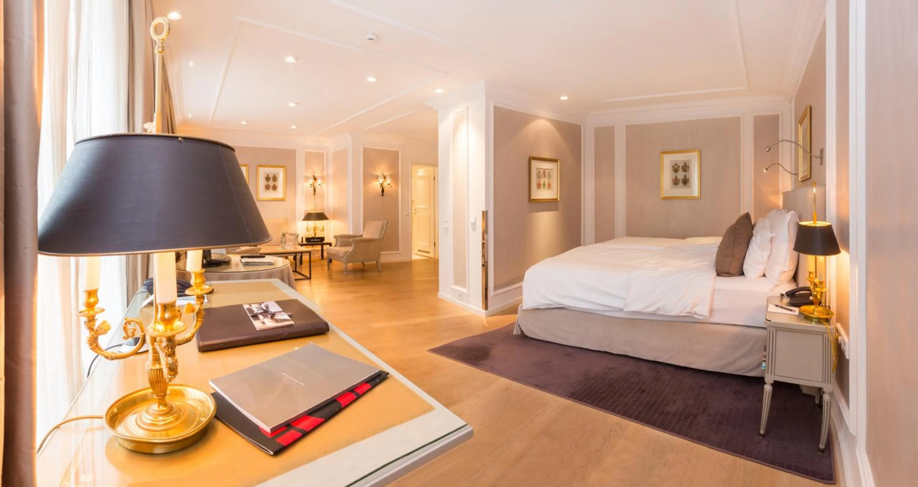 Photo of the whole room, Bed in Hotel München Palace