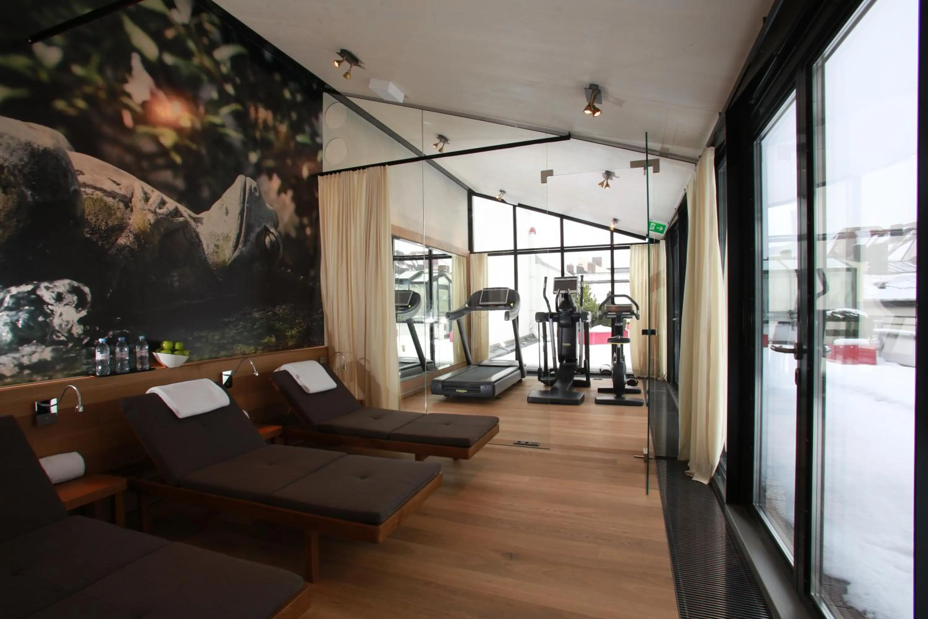 Fitness centre/facilities in Hotel München Palace