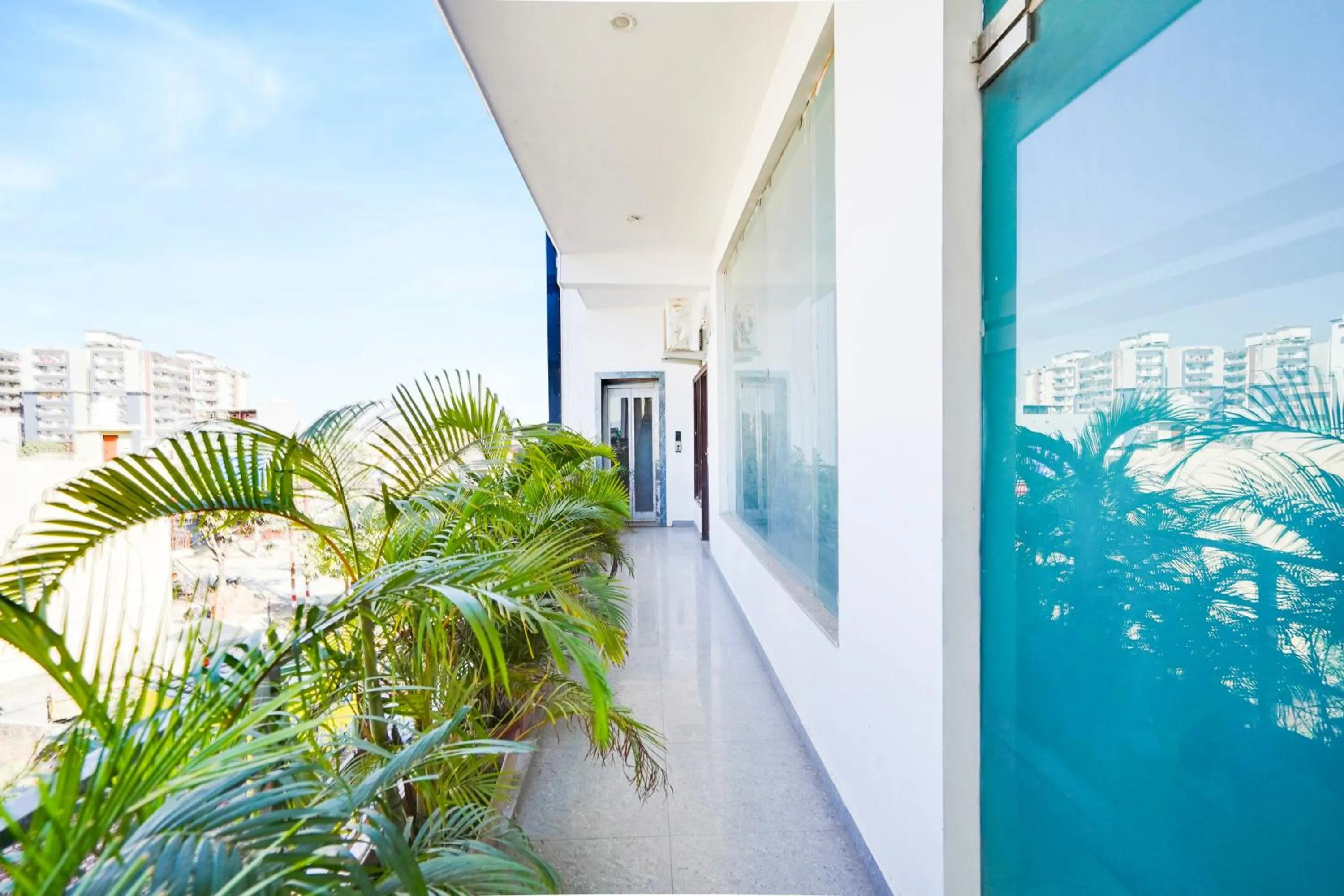 Lobby or reception in Hotel O Kedarpuram Near Doon University