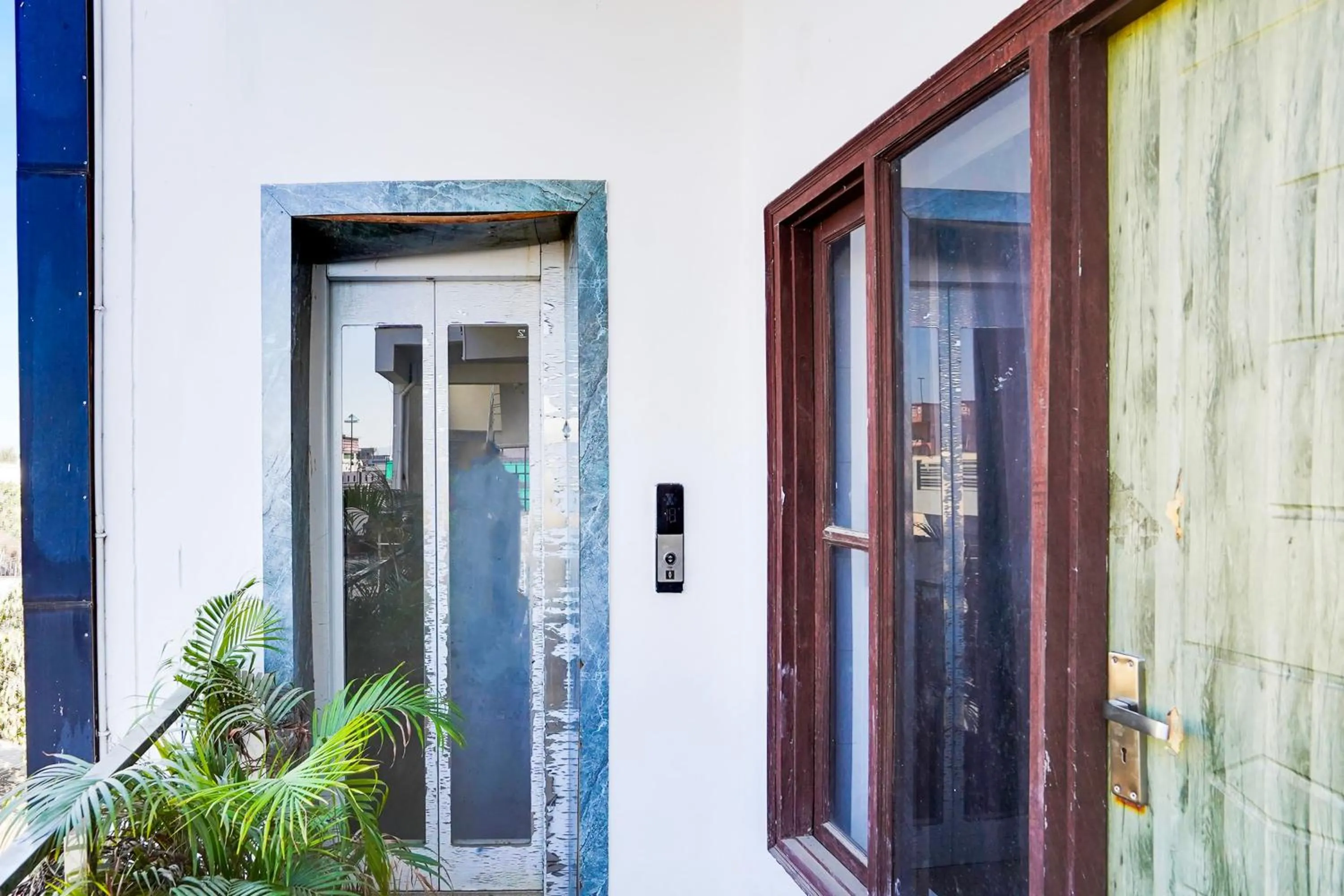 Lobby or reception in Hotel O Kedarpuram Near Doon University