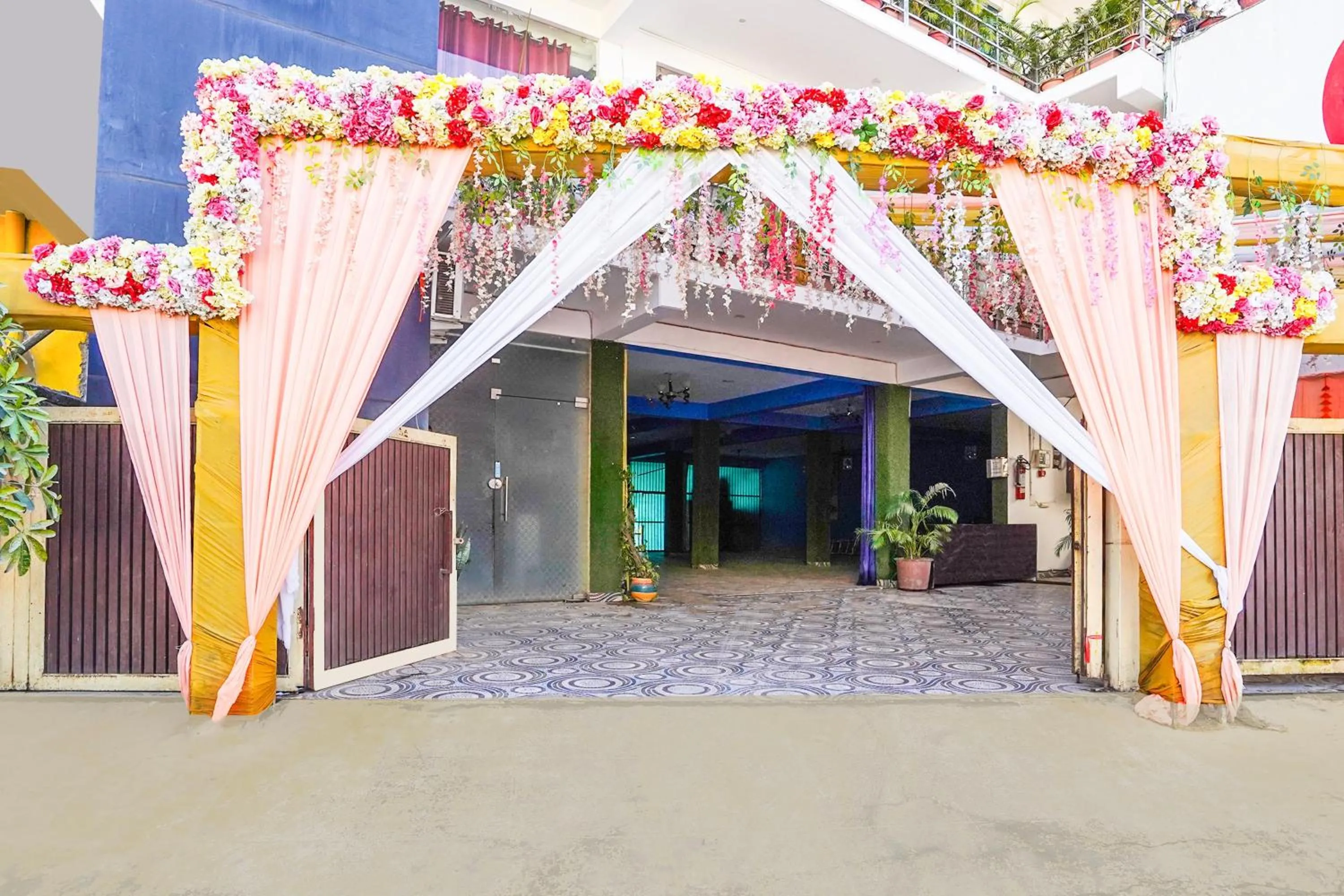 Facade/entrance in Hotel O Kedarpuram Near Doon University