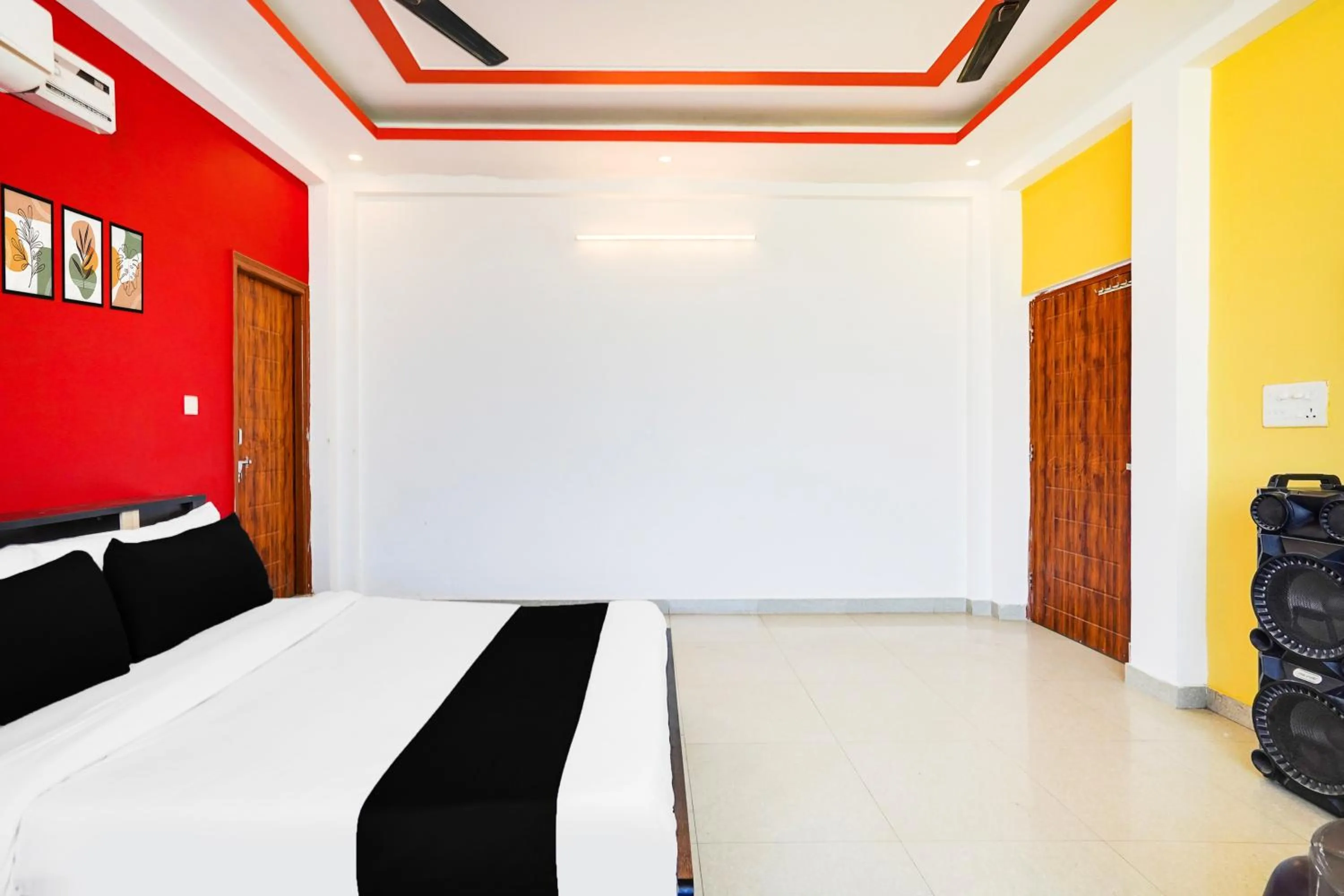 Bedroom in Hotel O Kedarpuram Near Doon University