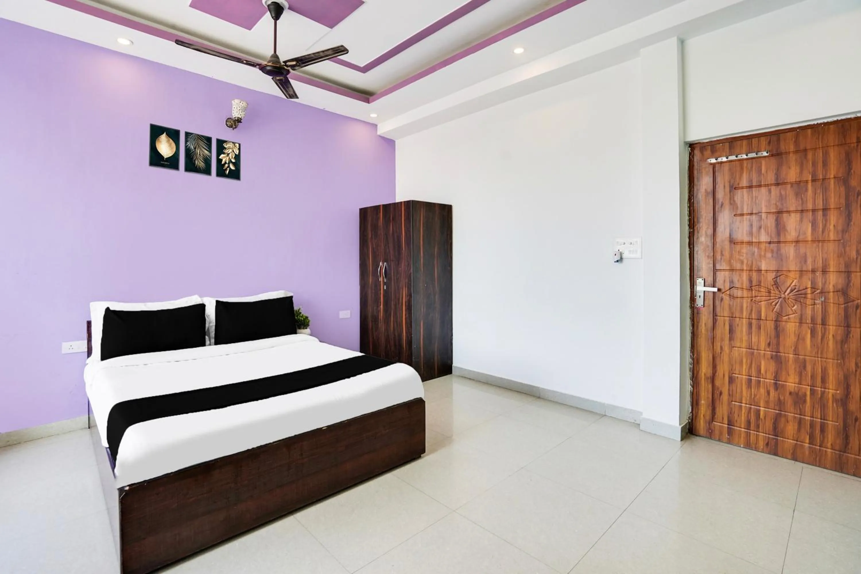 Bedroom in Hotel O Kedarpuram Near Doon University