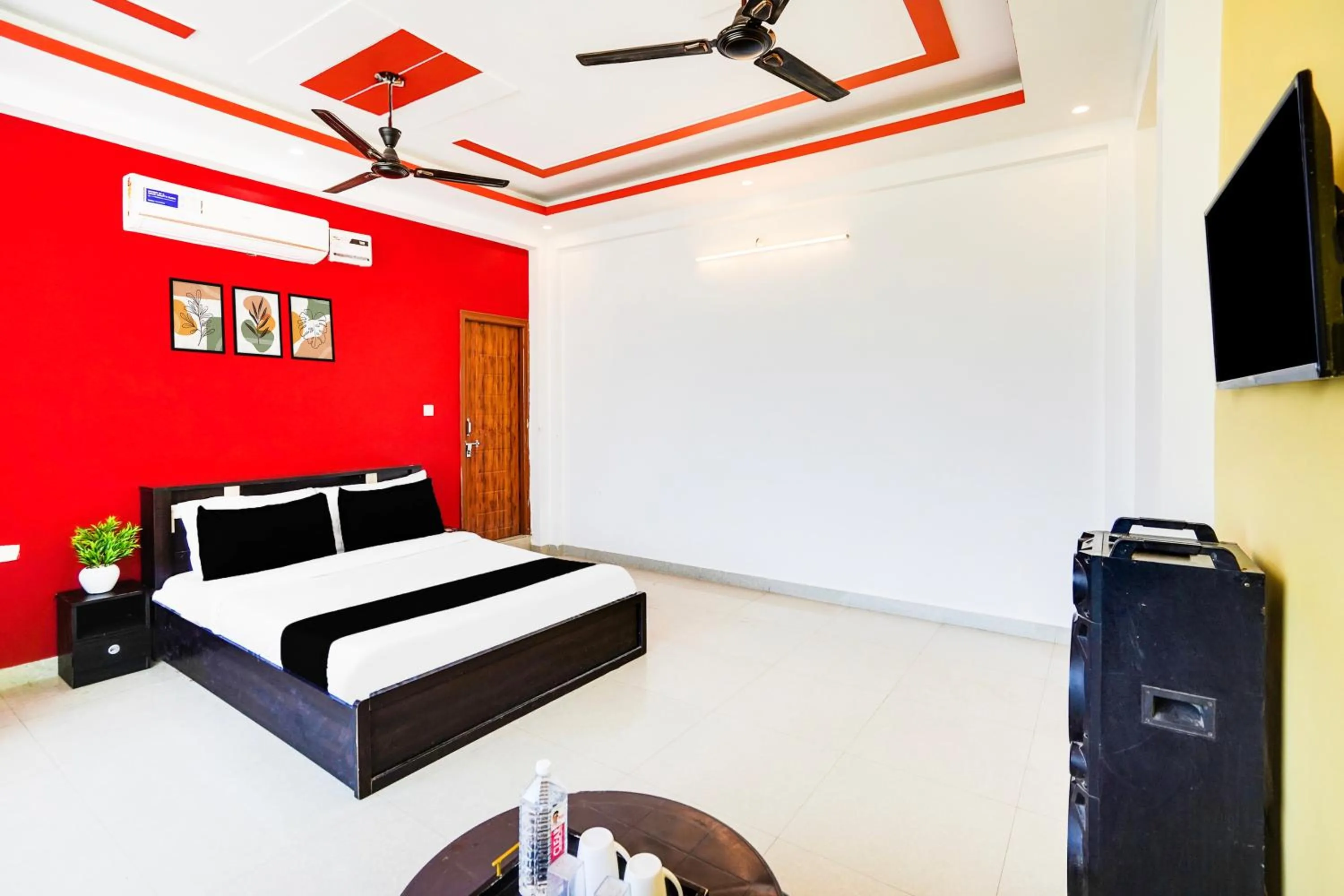 Bedroom in Hotel O Kedarpuram Near Doon University