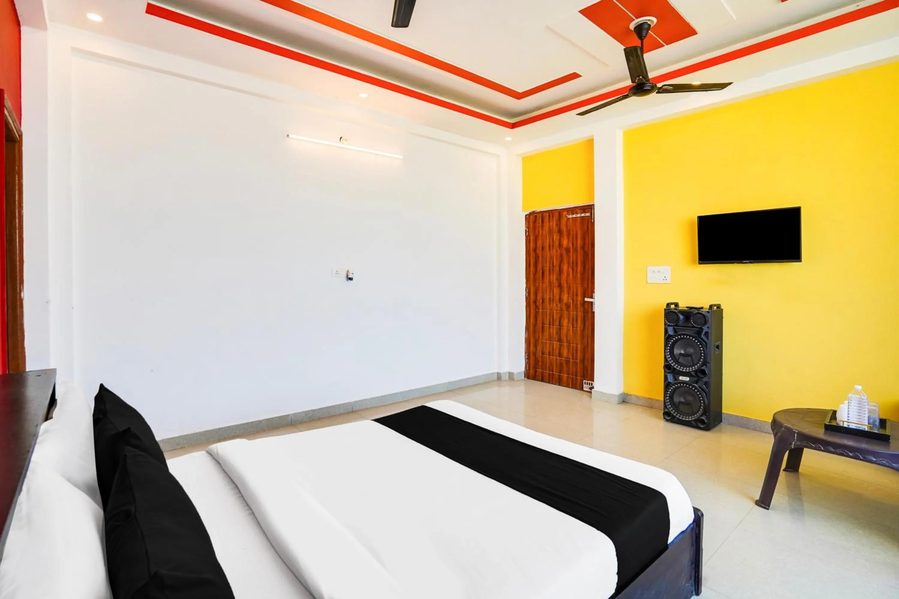 Bedroom in Hotel O Kedarpuram Near Doon University
