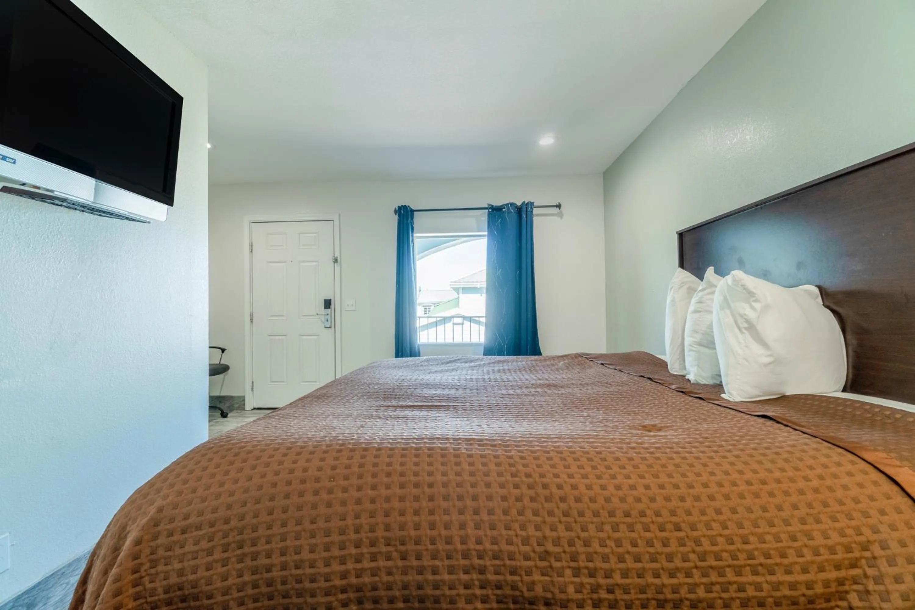 Bedroom, Bed in Pelican Inn by Belvilla Aransas Pass, TX