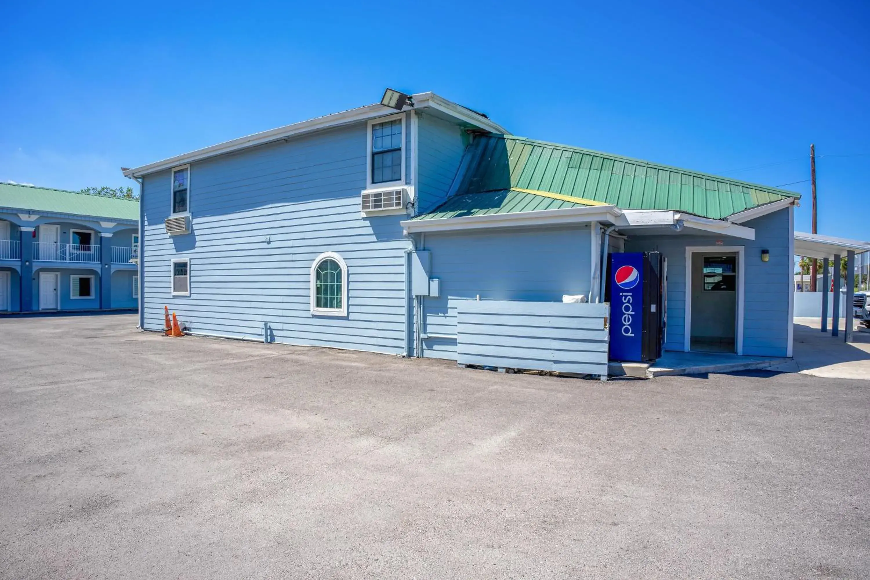 Facade/entrance in Pelican Inn by Belvilla Aransas Pass, TX Facade/entrance in Pelican Inn by Belvilla Aransas Pass, TX