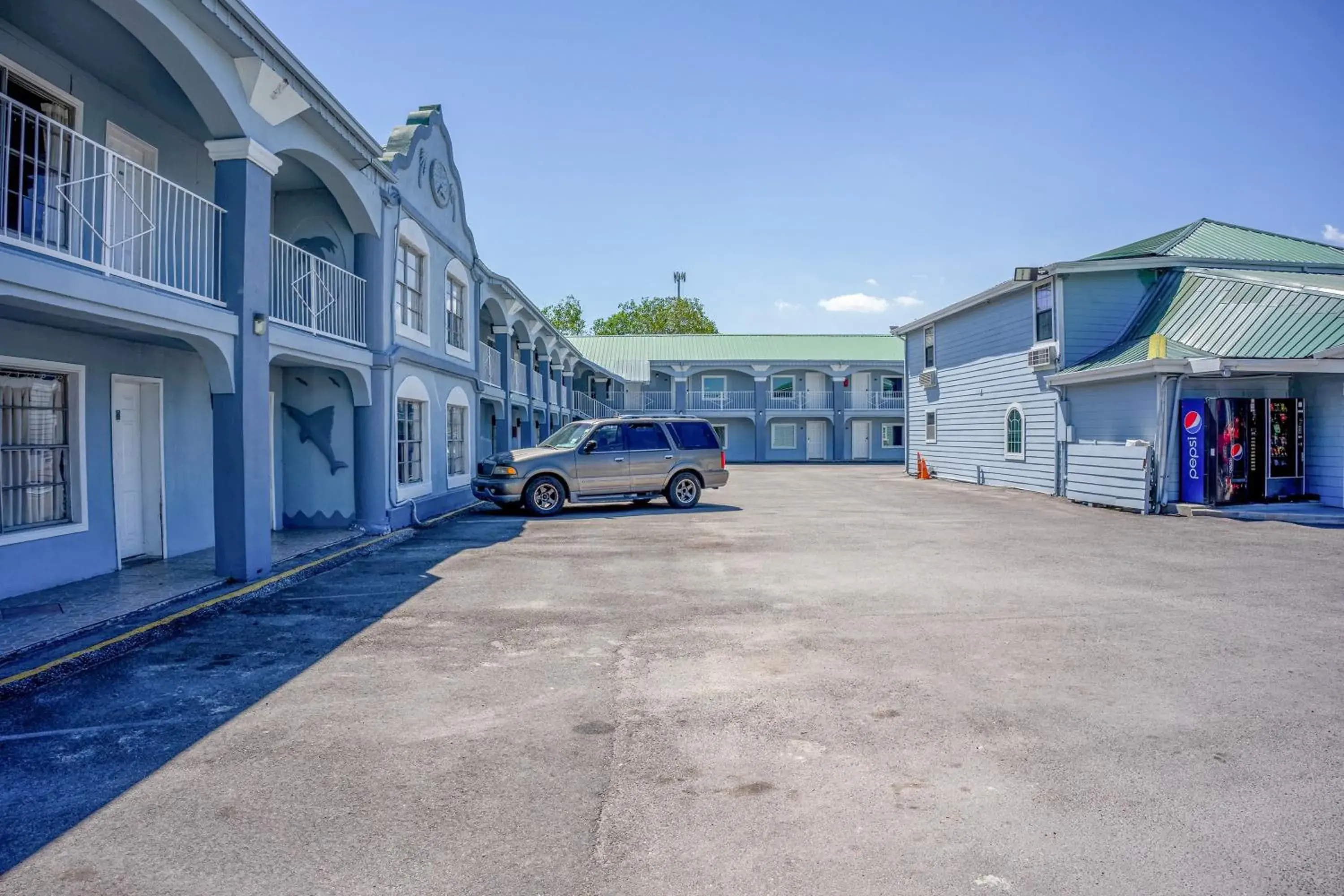 Facade/entrance in Pelican Inn by Belvilla Aransas Pass, TX Facade/entrance in Pelican Inn by Belvilla Aransas Pass, TX
