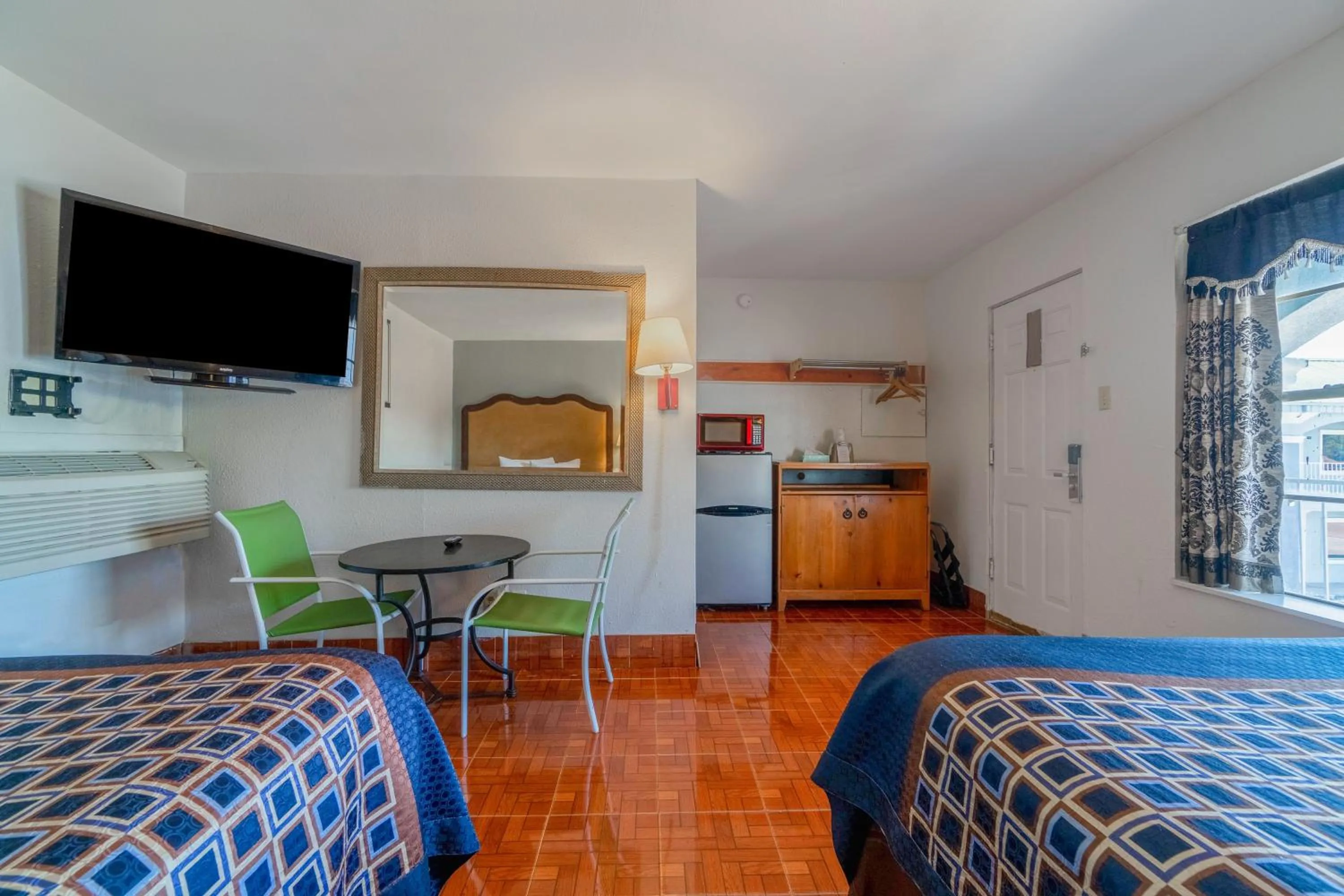 Bedroom, Bed in Pelican Inn by Belvilla Aransas Pass, TX