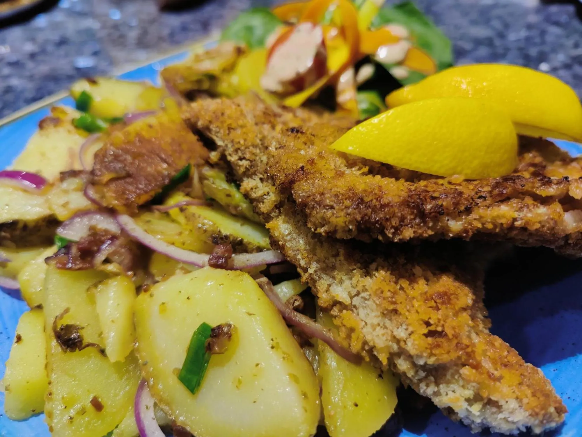 Restaurant/places to eat in Holiday Inn Lübeck by IHG