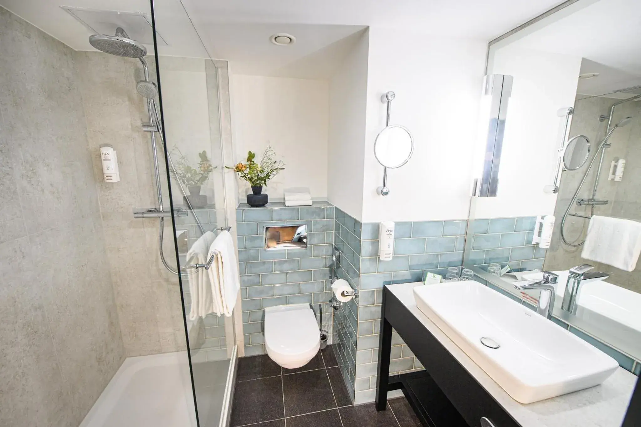 Bathroom in Holiday Inn Lübeck by IHG Bathroom in Holiday Inn Lübeck by IHG