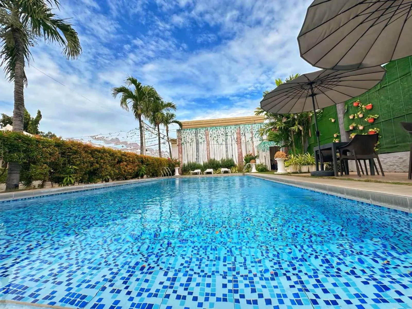 Swimming pool in S and M Hotel Inc.