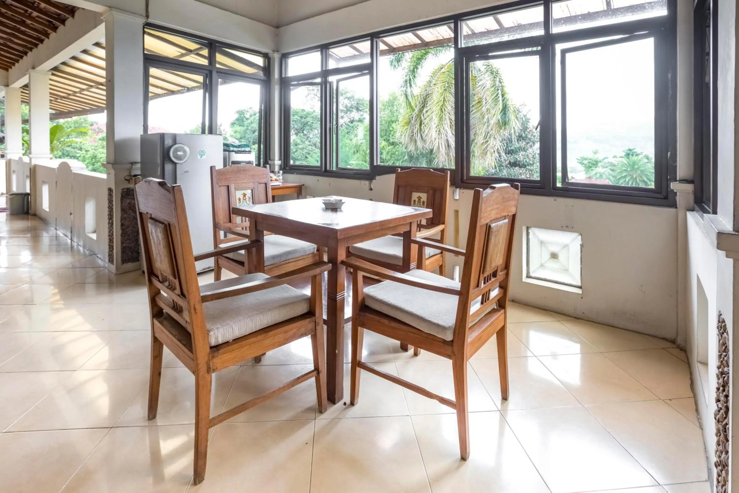 Restaurant/places to eat in RedDoorz Plus @ Purwodadi