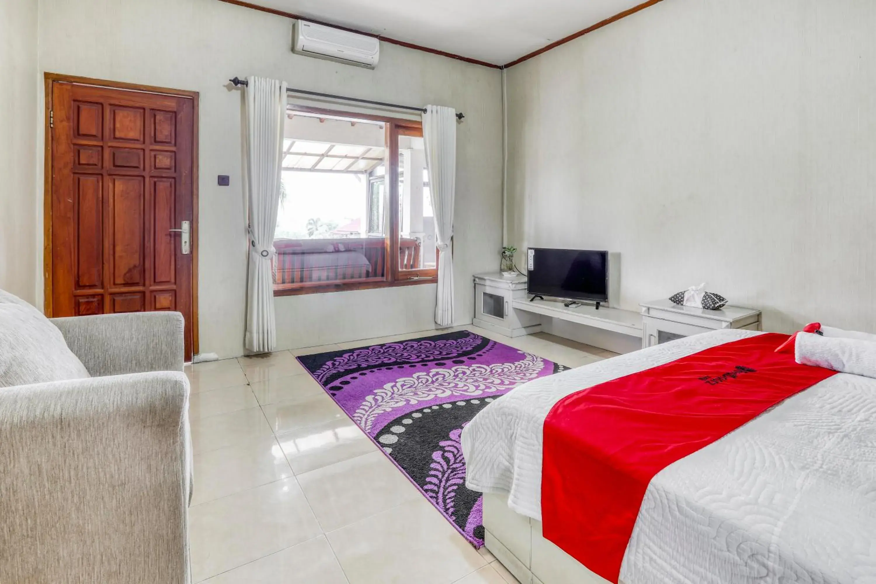 Bedroom, Bed in RedDoorz Plus @ Purwodadi Bedroom, Bed in RedDoorz Plus @ Purwodadi