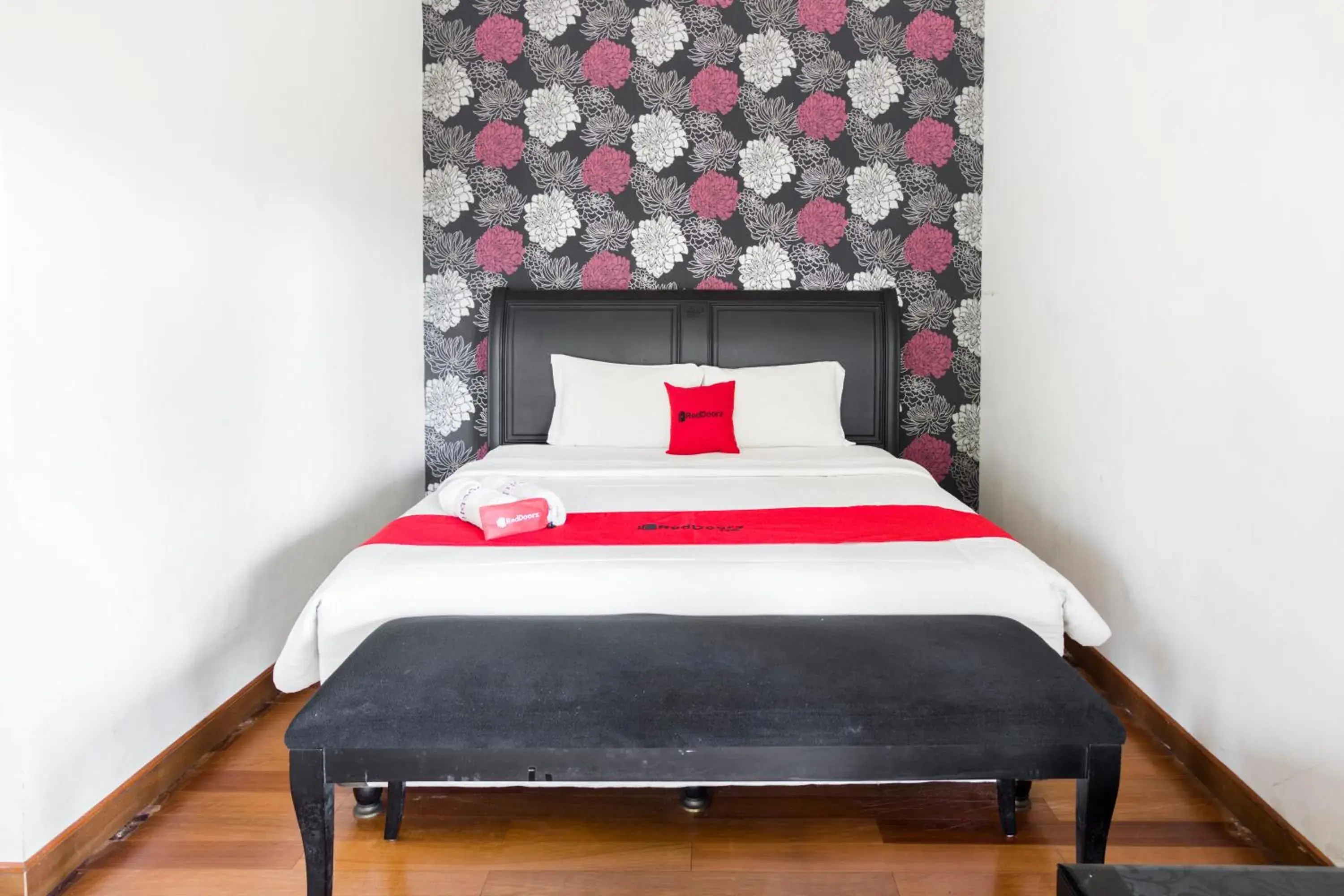 Bedroom, Bed in RedDoorz Plus @ Purwodadi Bedroom, Bed in RedDoorz Plus @ Purwodadi