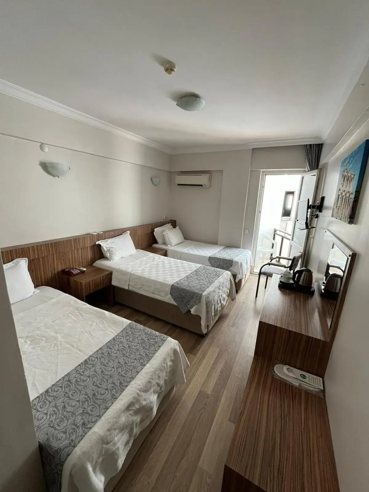 Triple Room in Hotel Cenka Ephesus Triple Room in Hotel Cenka Ephesus