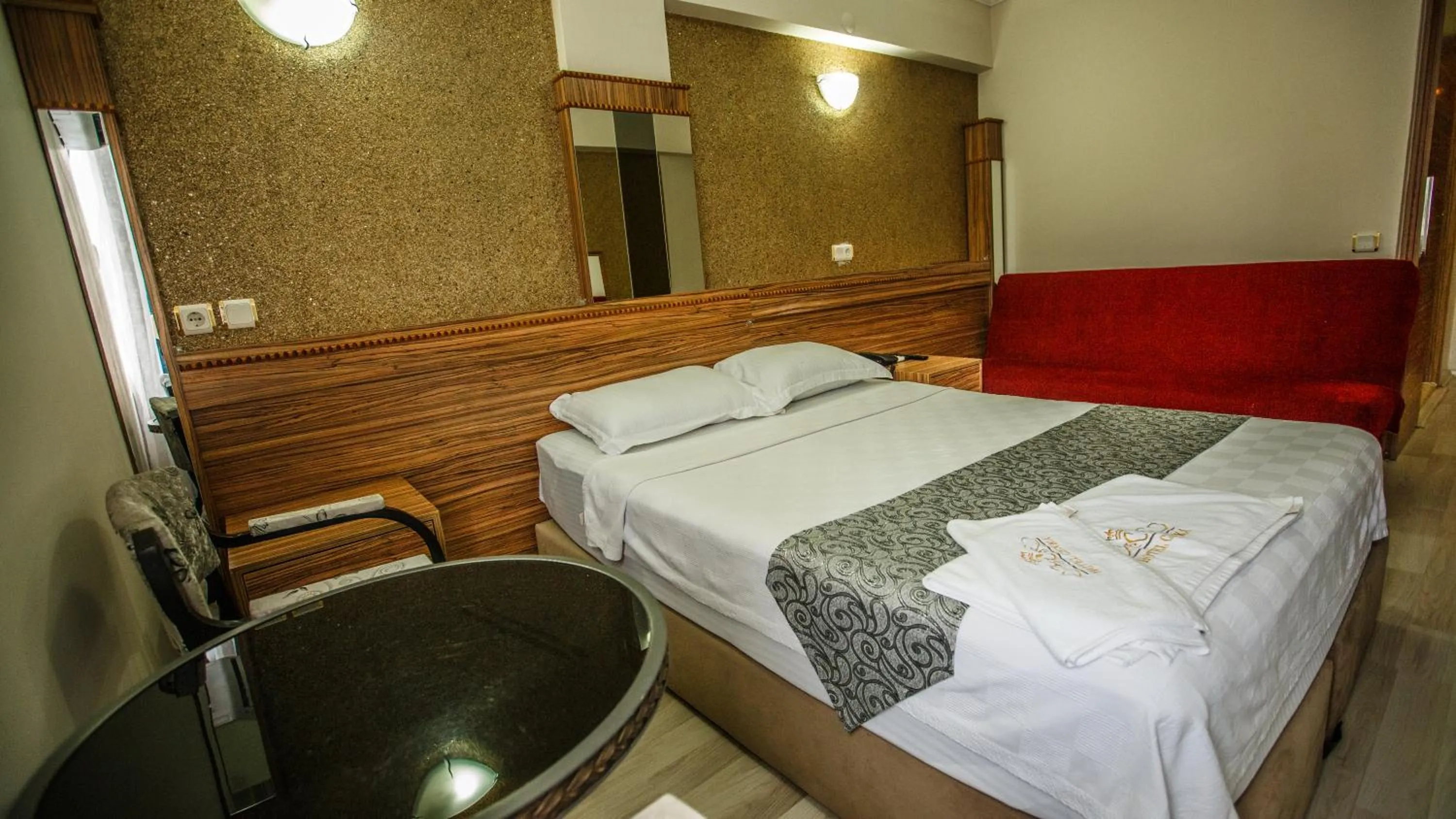 Photo of the whole room, Bed in Hotel Cenka Ephesus