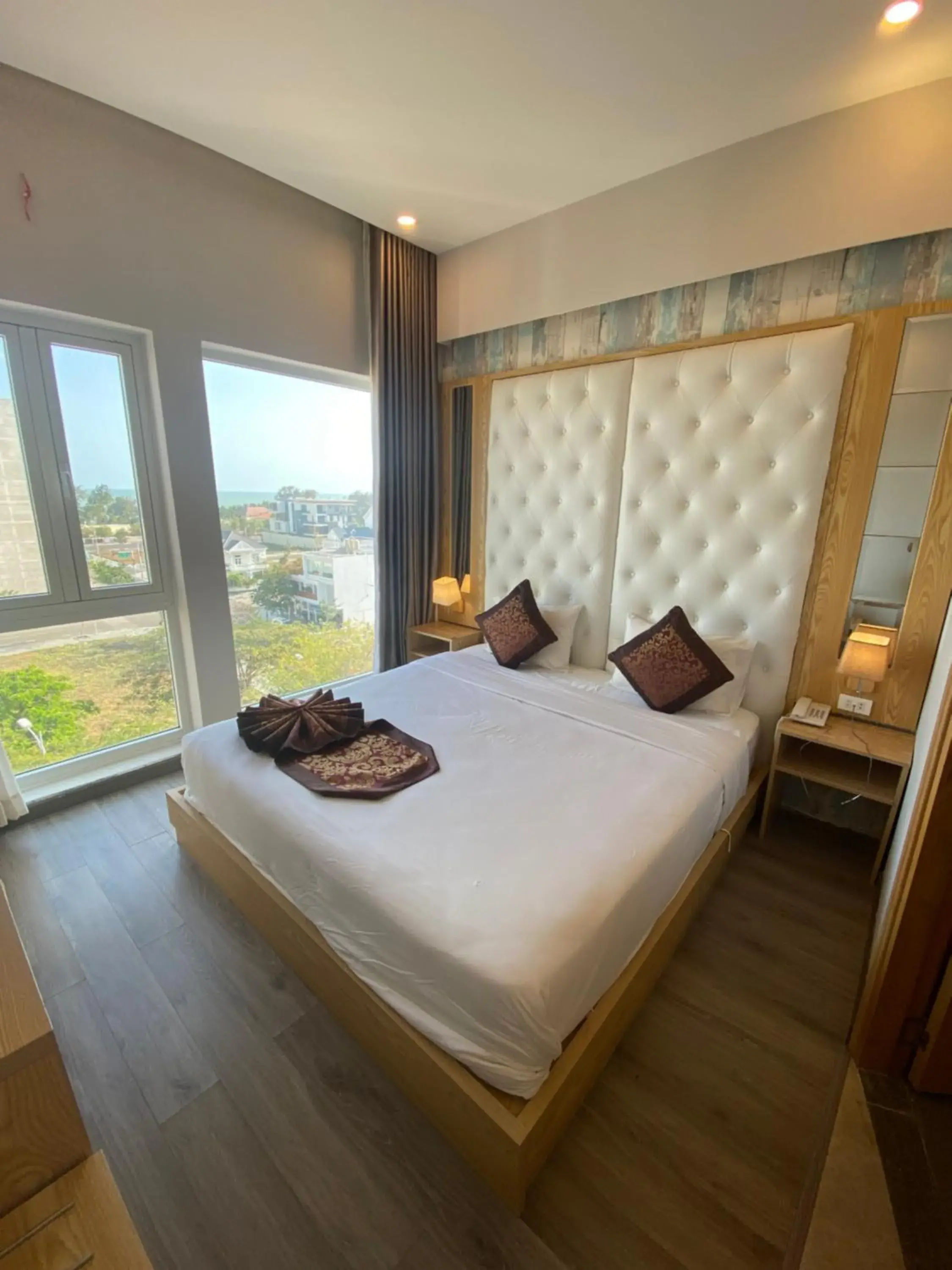 Bed in EMERALD OCEAN HOTEL Bed in EMERALD OCEAN HOTEL