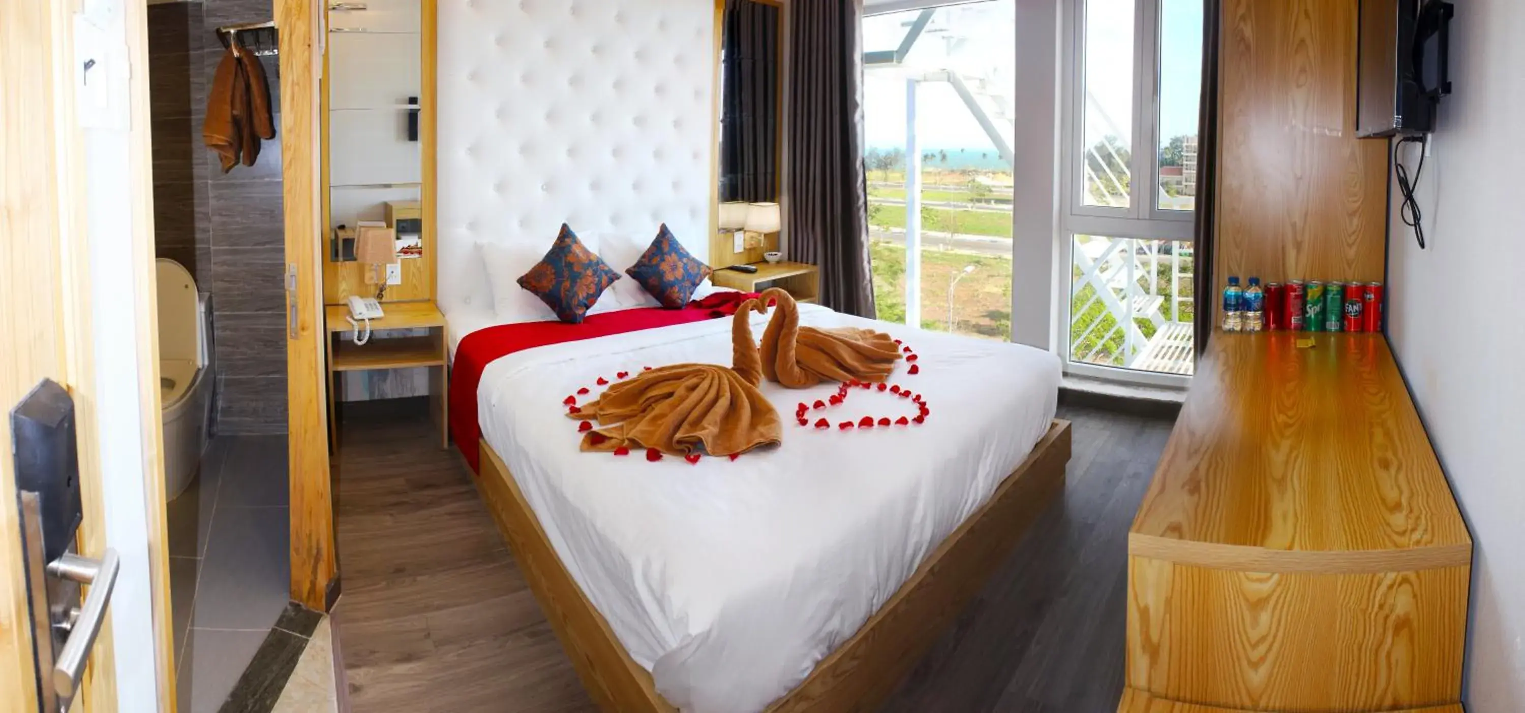 Bed in EMERALD OCEAN HOTEL Bed in EMERALD OCEAN HOTEL