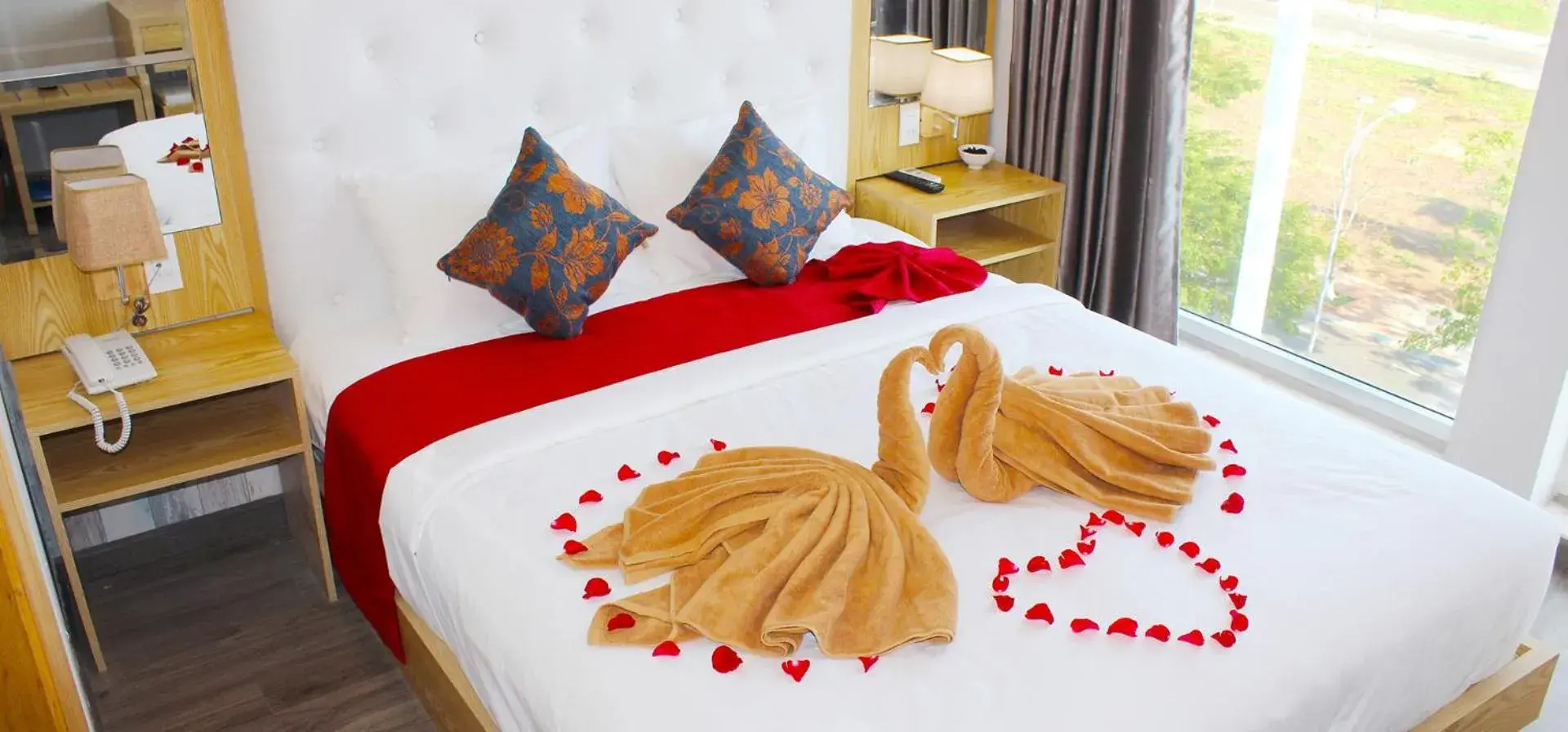 Bed in EMERALD OCEAN HOTEL Bed in EMERALD OCEAN HOTEL