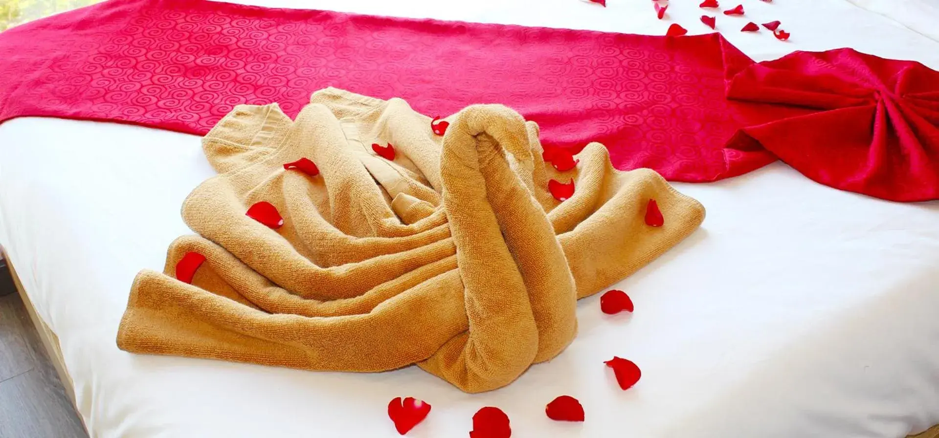 Superior Double or Twin Room with Sea View in EMERALD OCEAN HOTEL Superior Double or Twin Room with Sea View in EMERALD OCEAN HOTEL