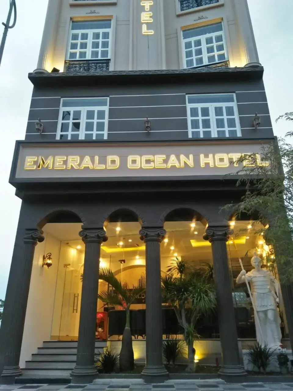Property building in EMERALD OCEAN HOTEL Property building in EMERALD OCEAN HOTEL