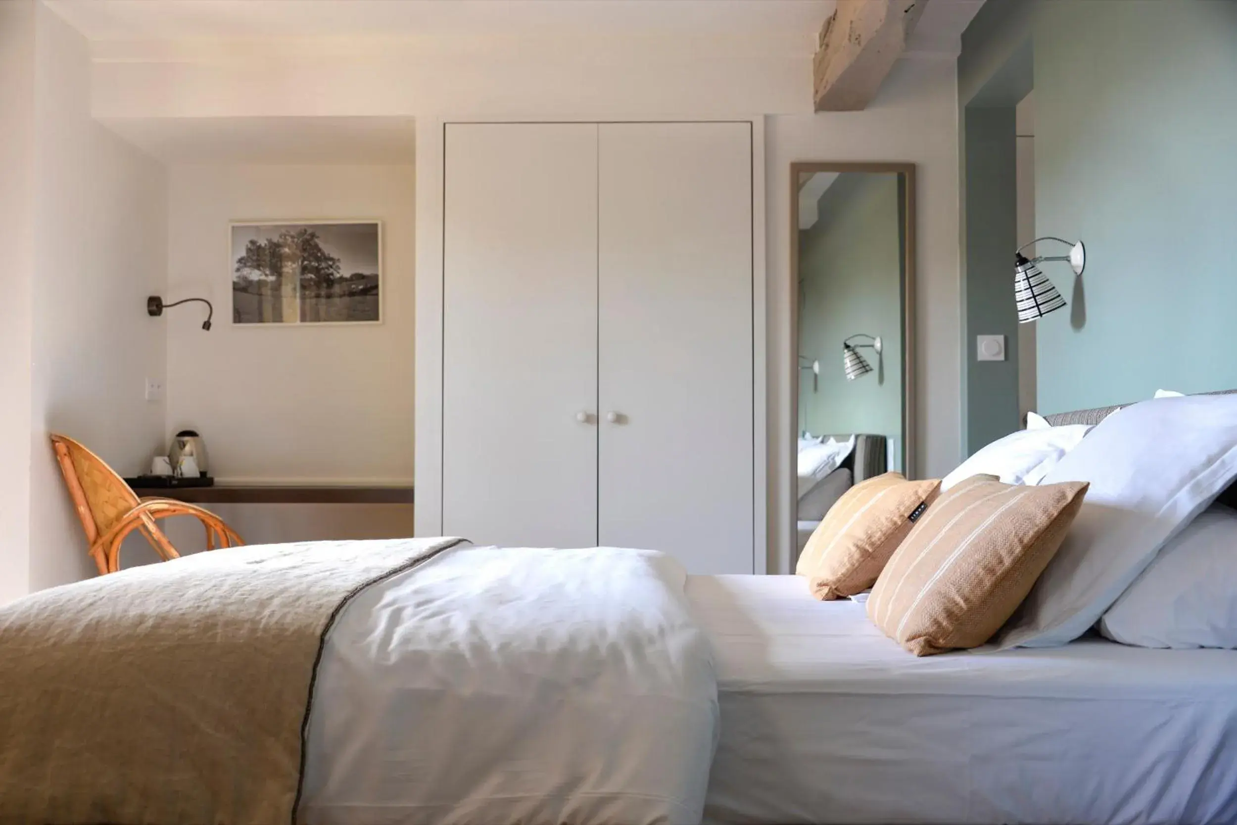 Bed in Logis Hôtel La Ferme de Flaran Bed in Logis Hôtel La Ferme de Flaran