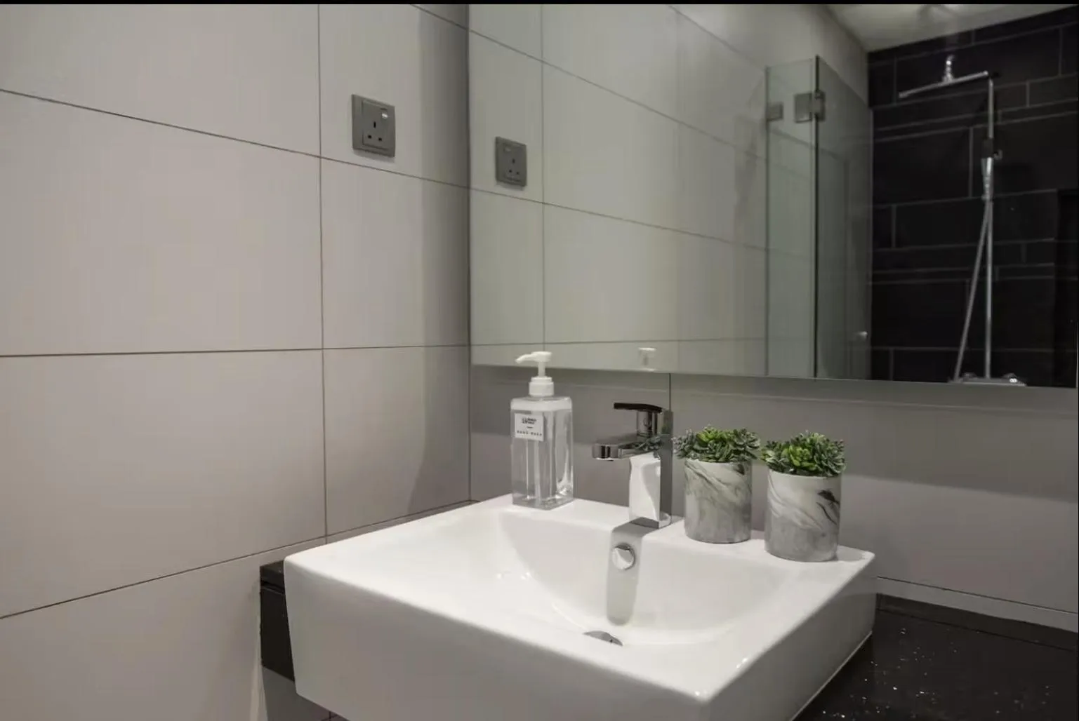 Anggun Residence By Sleepy Bear