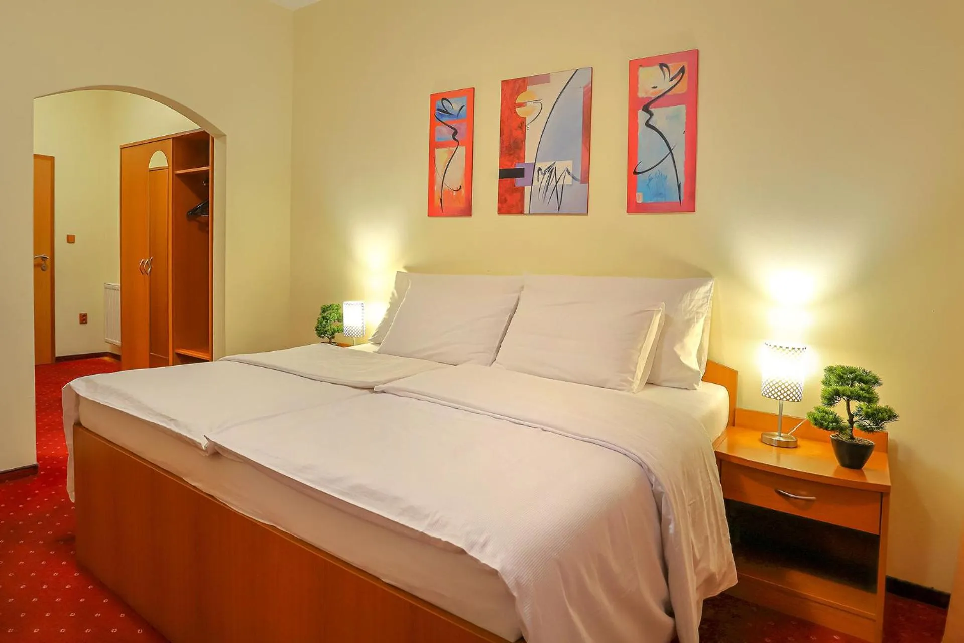 Bedroom, Bed in Hotel Kamélia