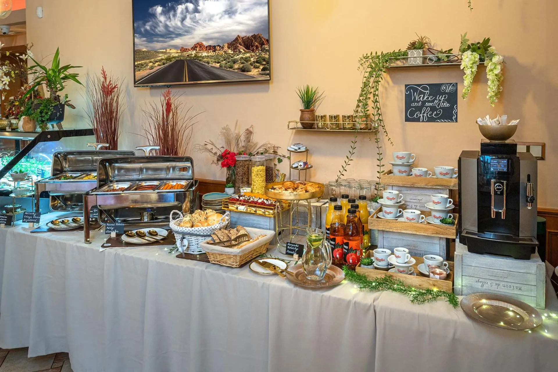 Buffet breakfast in Hotel Kamélia