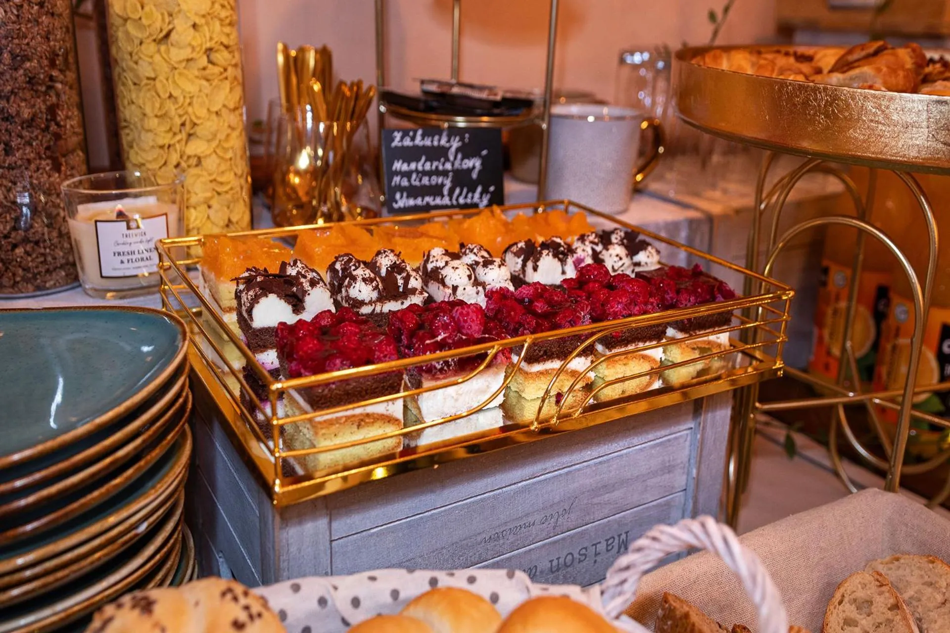 Buffet breakfast in Hotel Kamélia