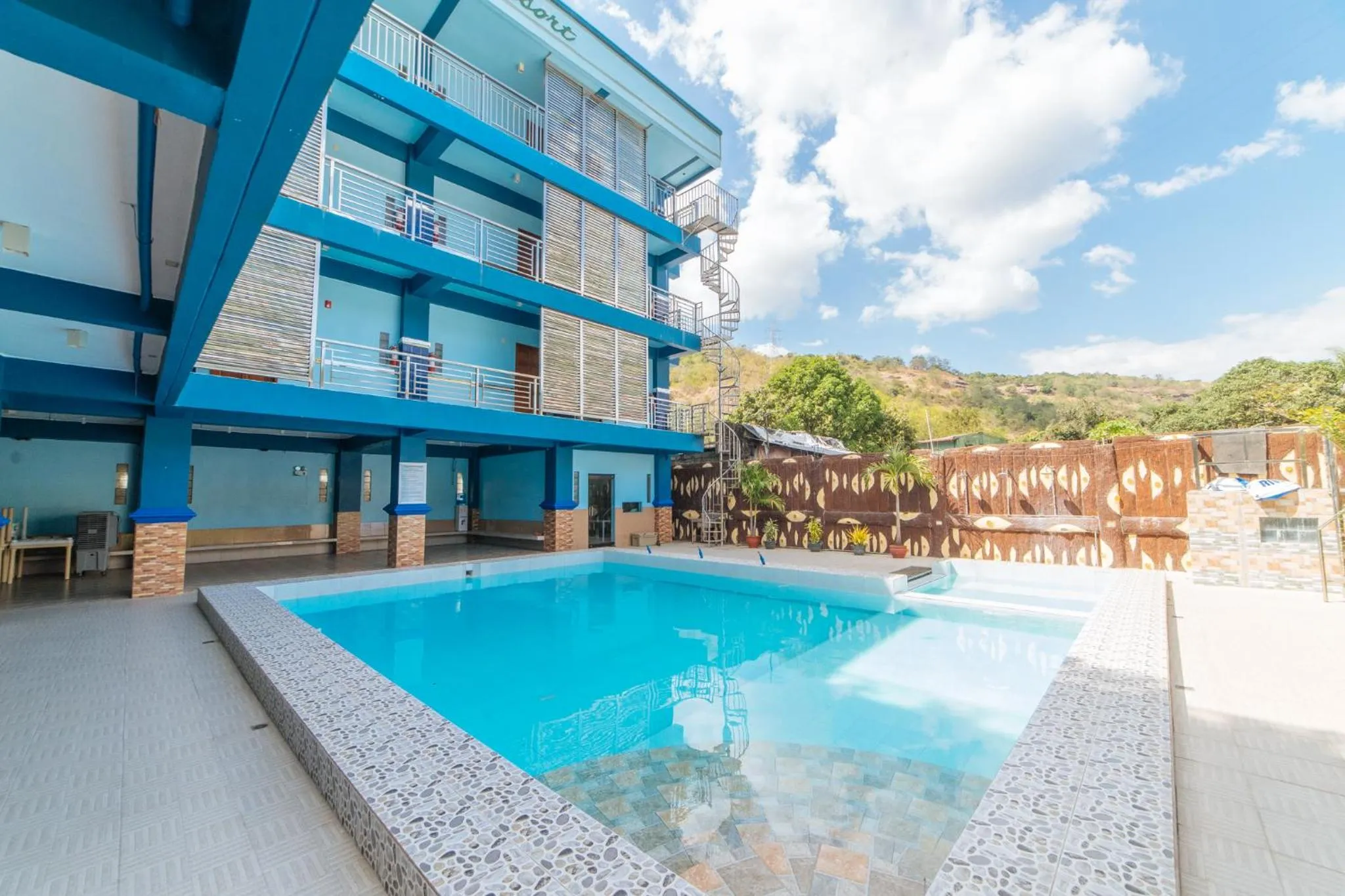 Swimming pool in RedDoorz Premium @ Casa Ghilda Resort Olongapo City