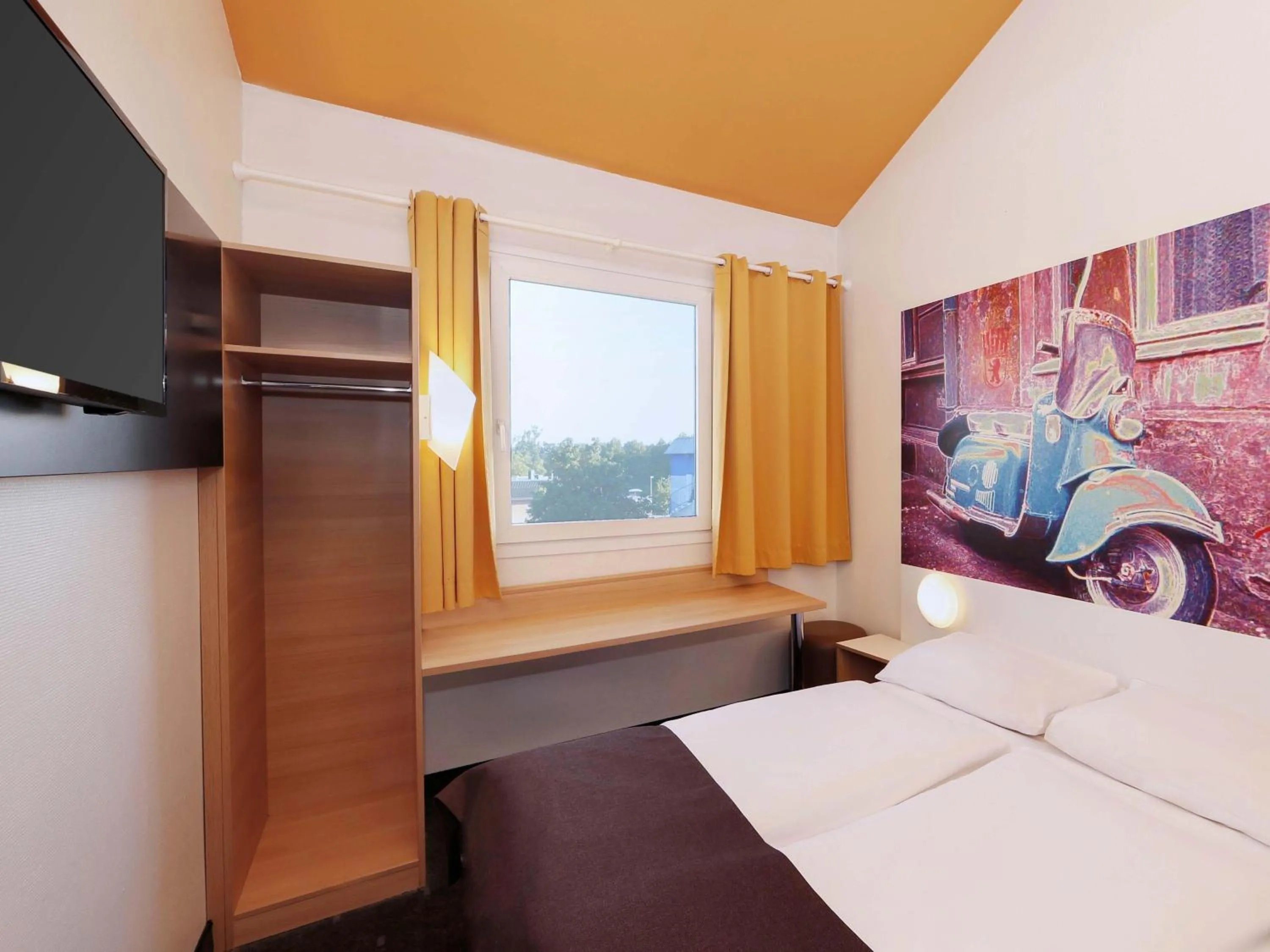 Photo of the whole room, Bed in B&B Hotel Berlin Genshagen-Süd