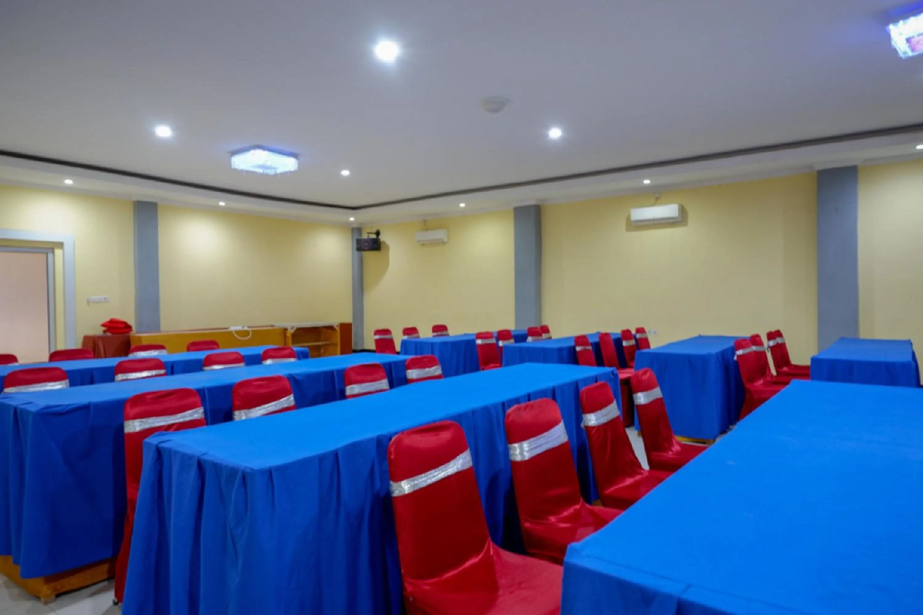 RedDoorz near Citraland Waterpark Kendari