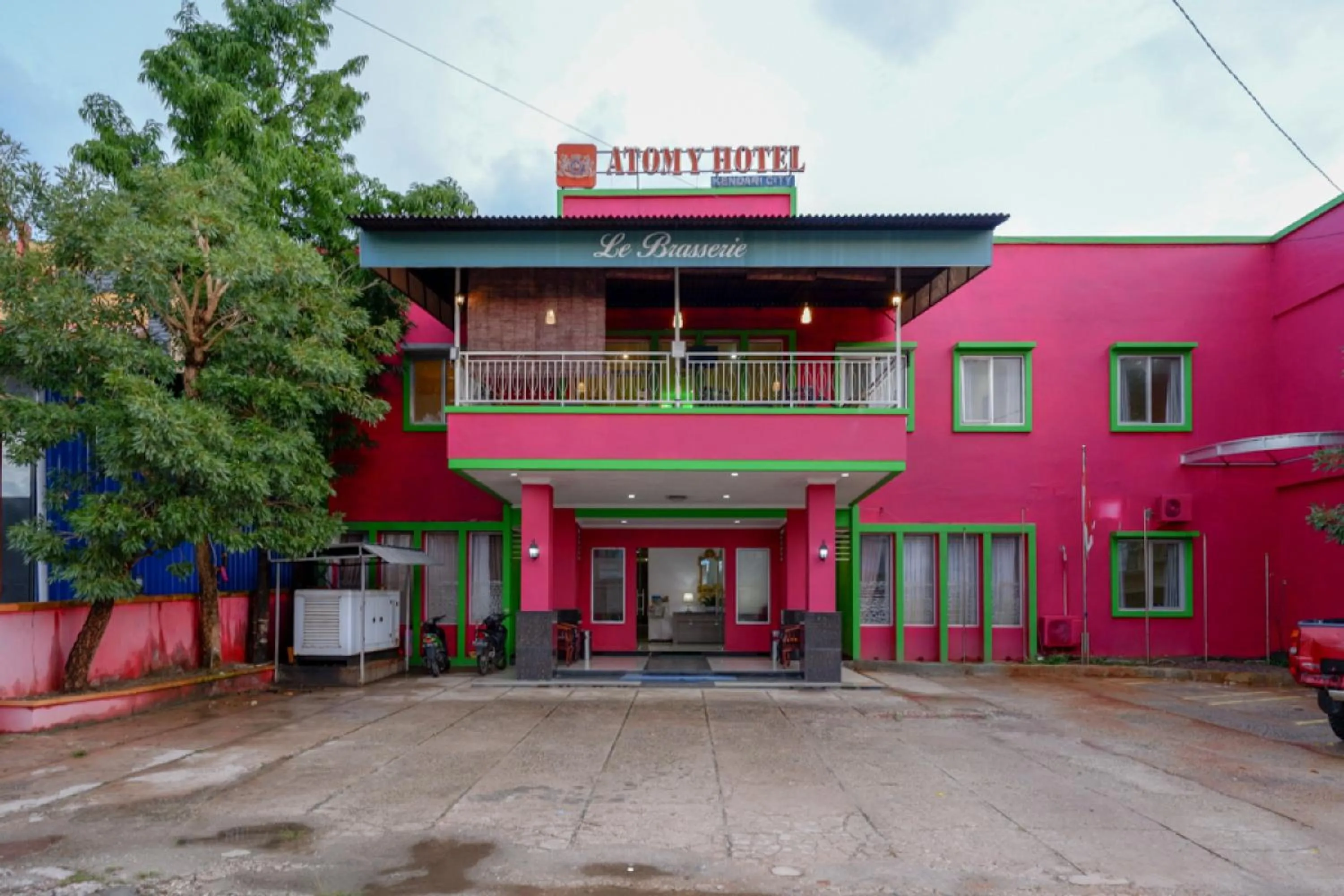 RedDoorz near Citraland Waterpark Kendari