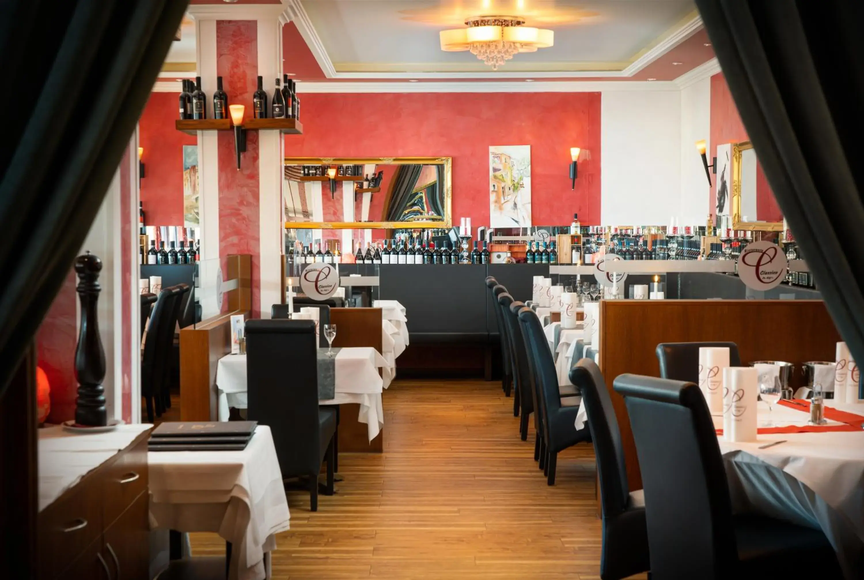 Restaurant/places to eat in Mainstreet Hotel Restaurant/places to eat in Mainstreet Hotel