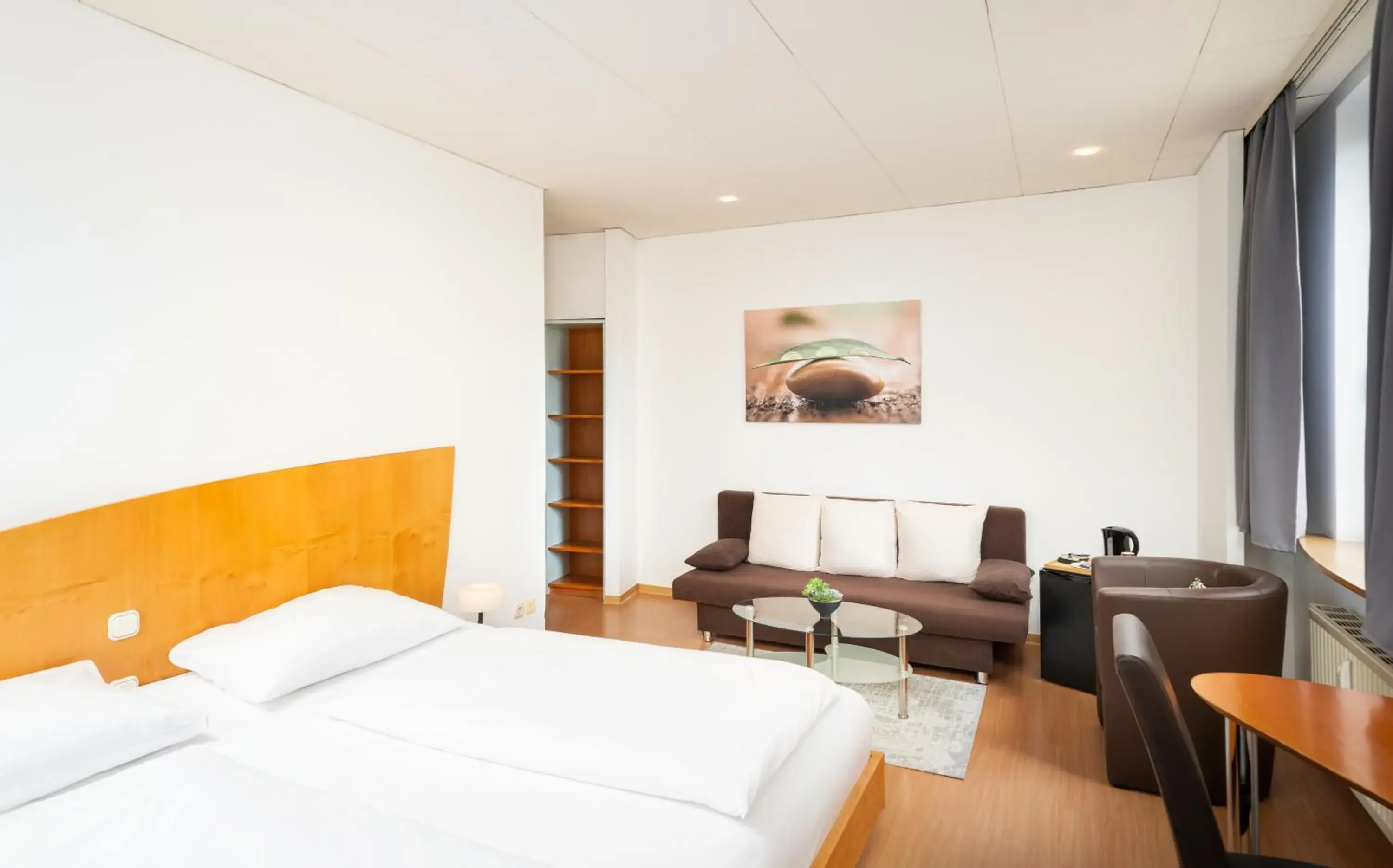 Photo of the whole room, Bed in Mainstreet Hotel Photo of the whole room, Bed in Mainstreet Hotel