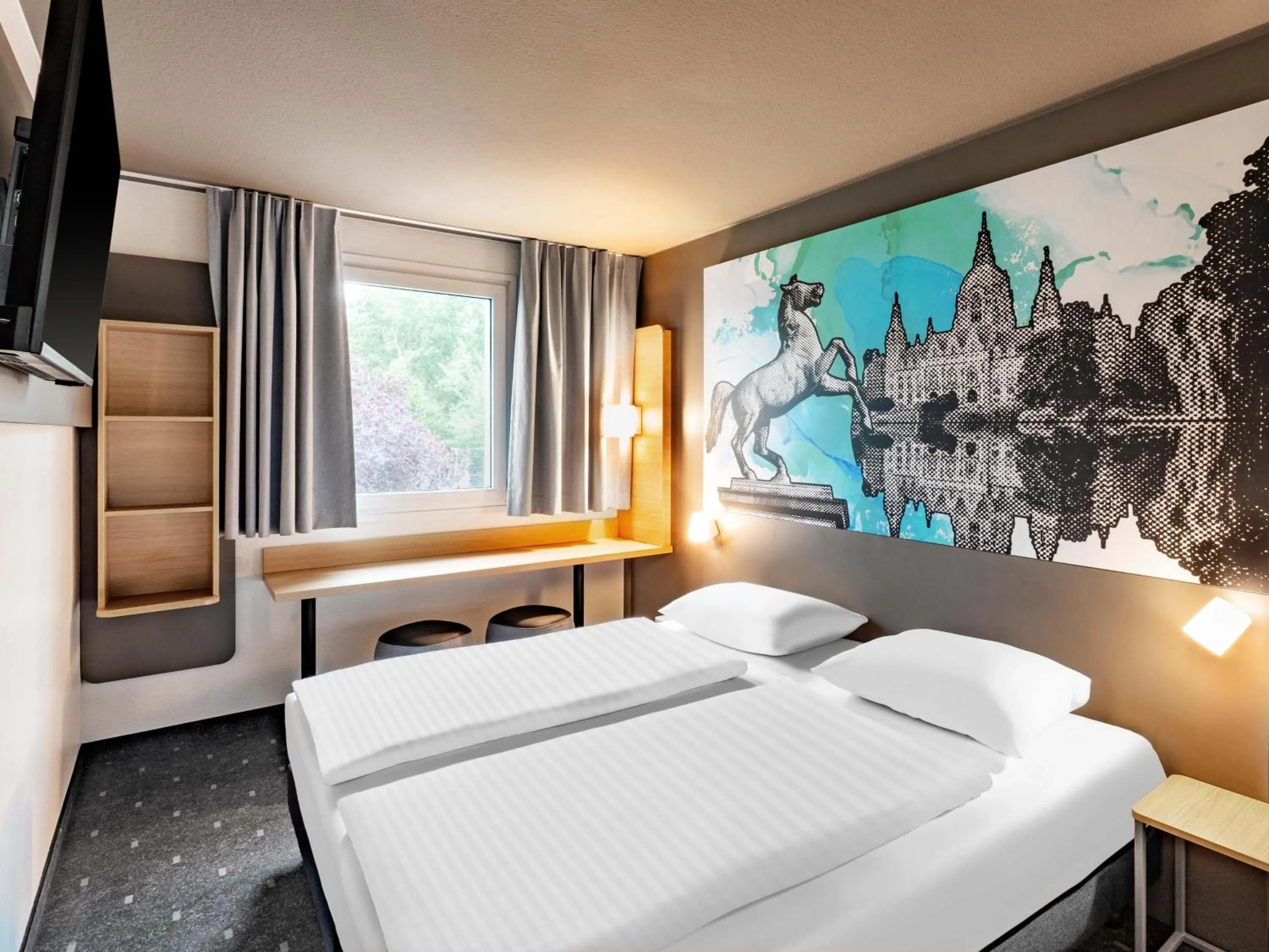 Photo of the whole room, Bed in B&B Hotel Hannover-Nord