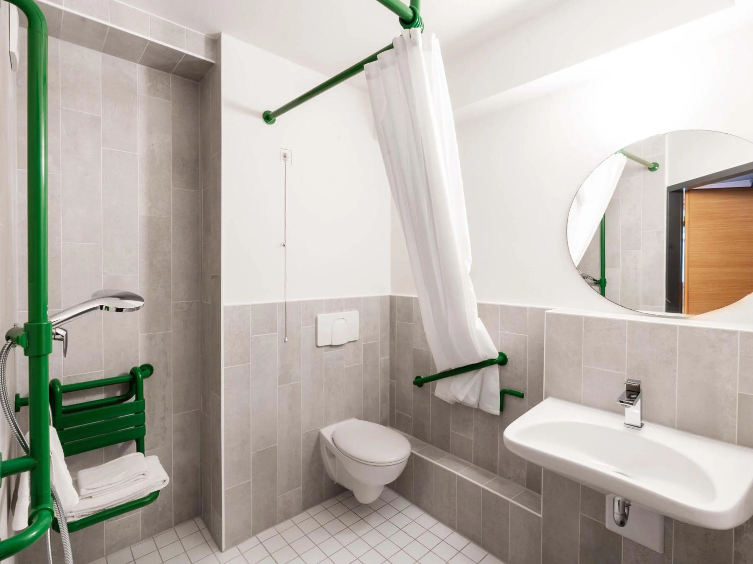 Shower in B&B Hotel Hannover-Nord