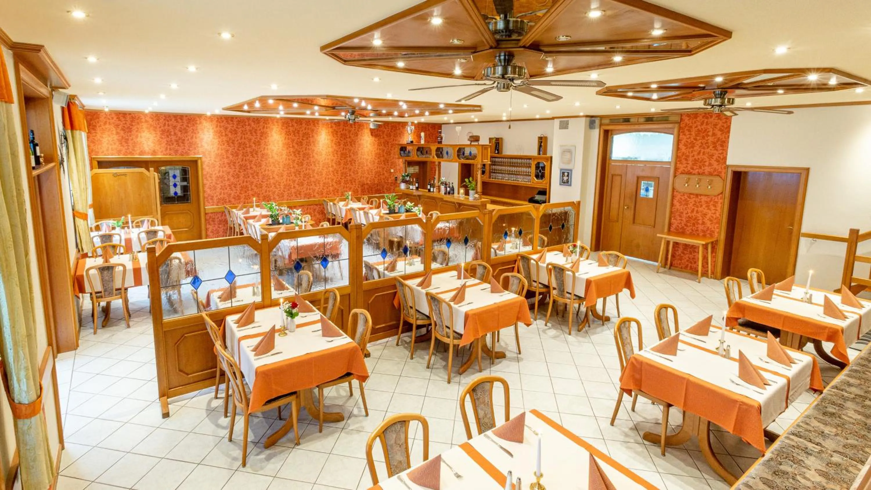 Restaurant/places to eat in Hotel Restaurant Zur Neroburg