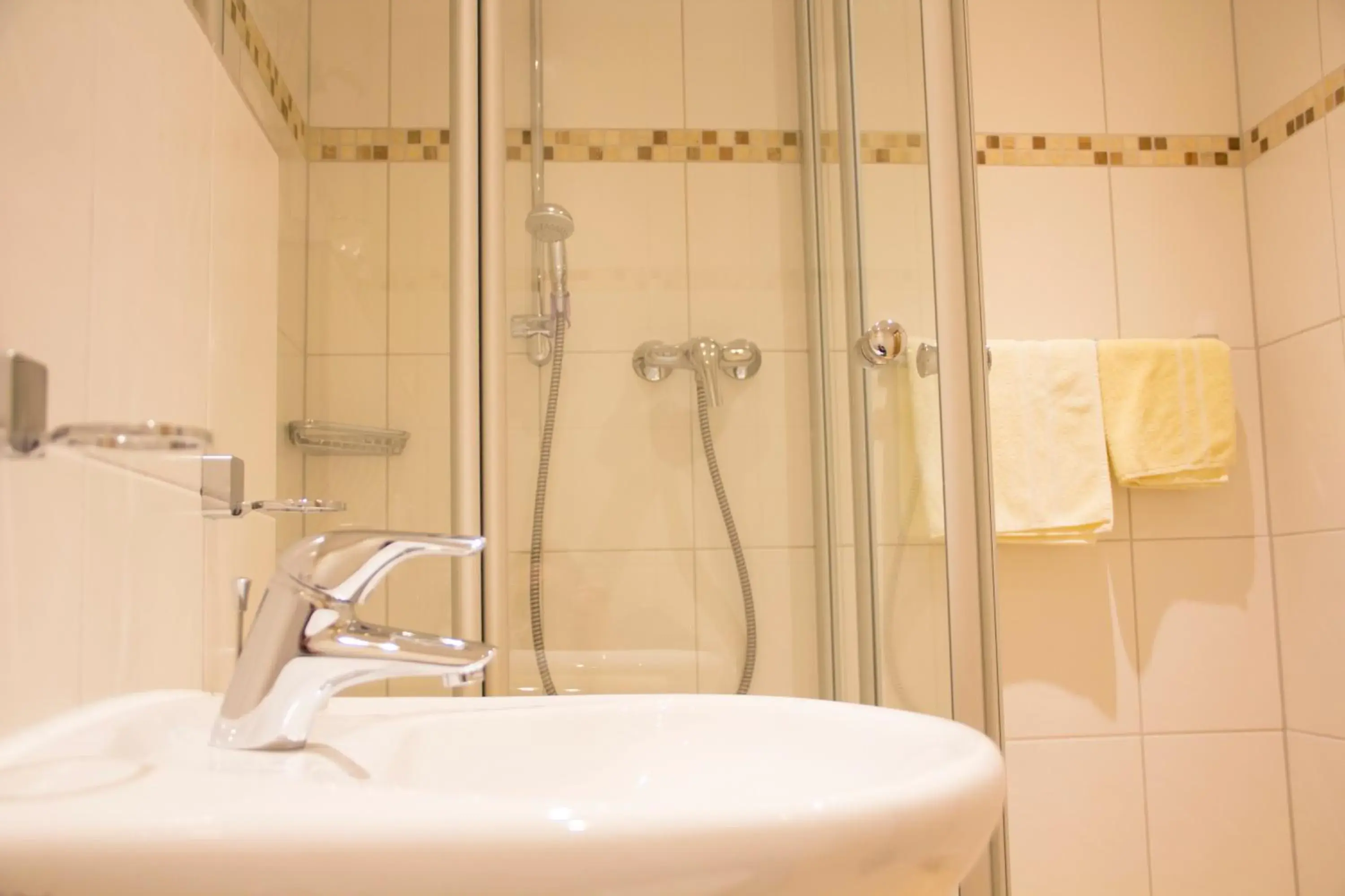 Double Room - single occupancy in Hotel Restaurant Zur Neroburg Double Room - single occupancy in Hotel Restaurant Zur Neroburg