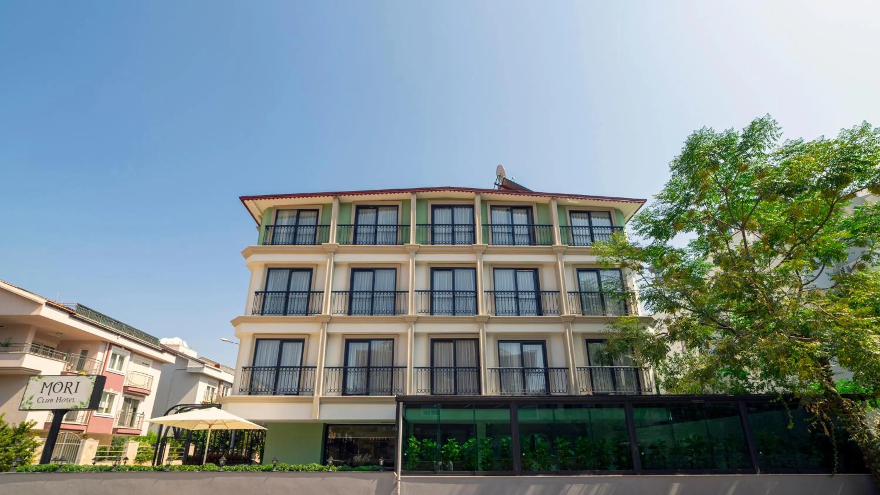 Spring in The Mori Club Hotel