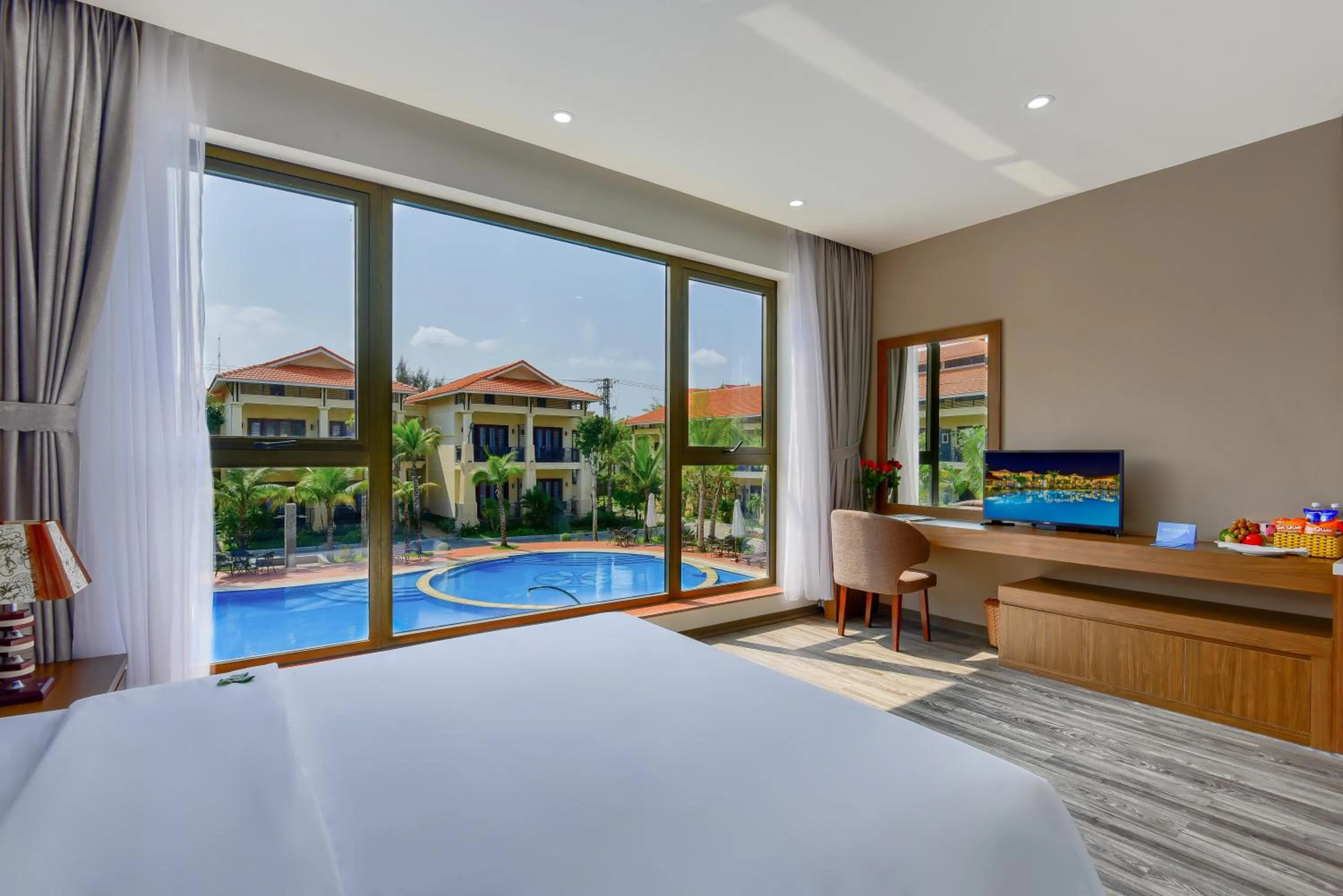 Pool view, Bed in MANLI Resort Quảng Bình