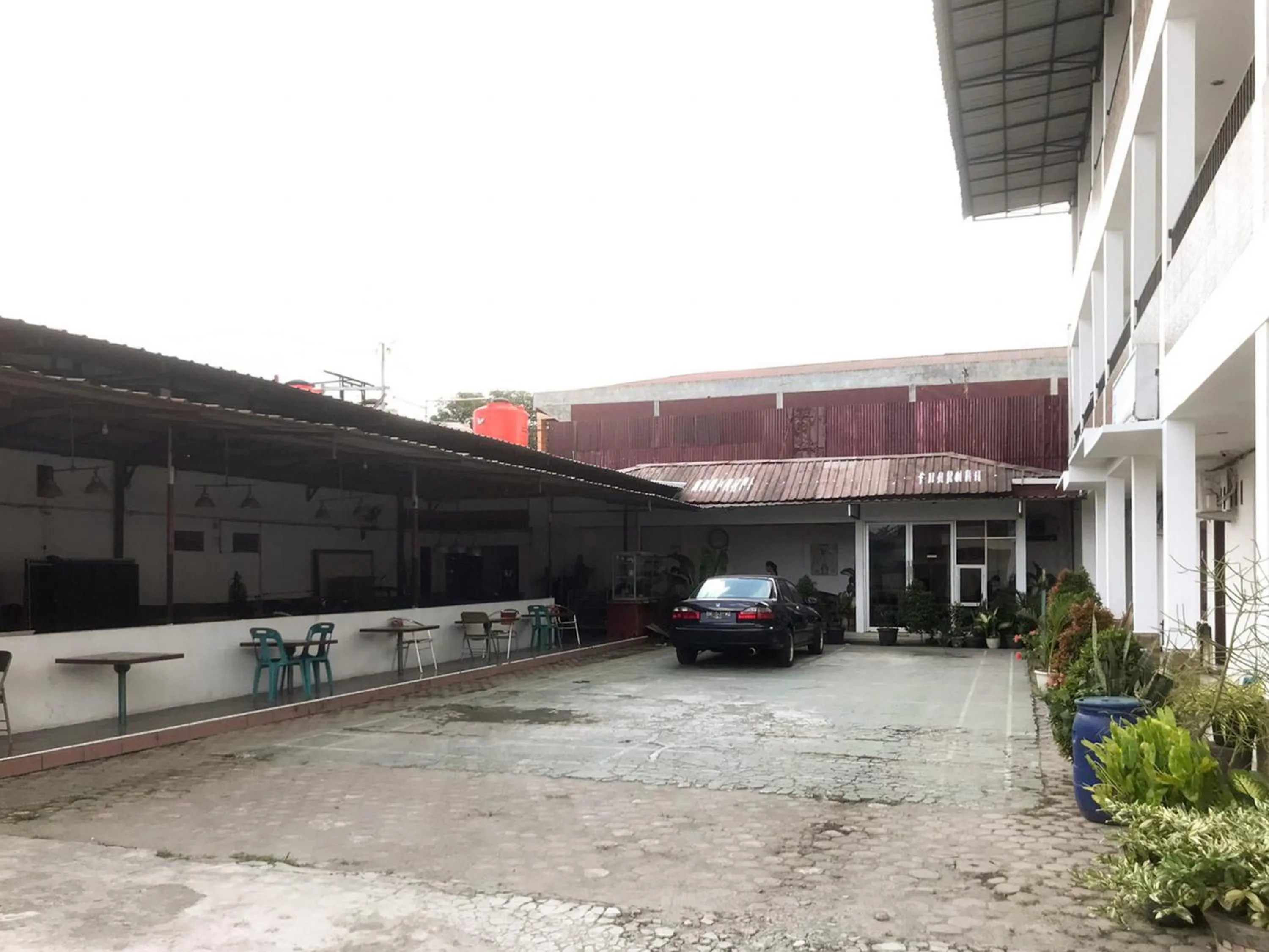 Parking in Rose House RedPartner