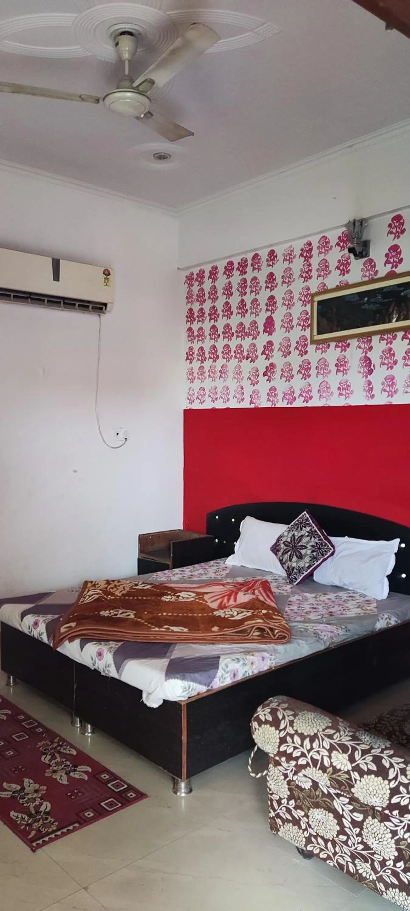 Photo of the whole room in Hotel Blue Star