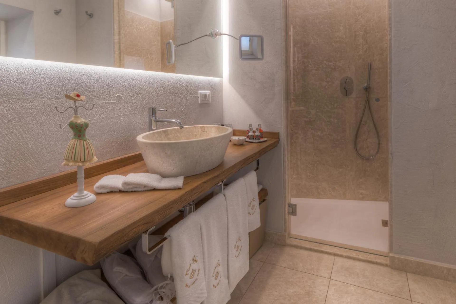 Bathroom in Corte Alma Spa and Luxury Home