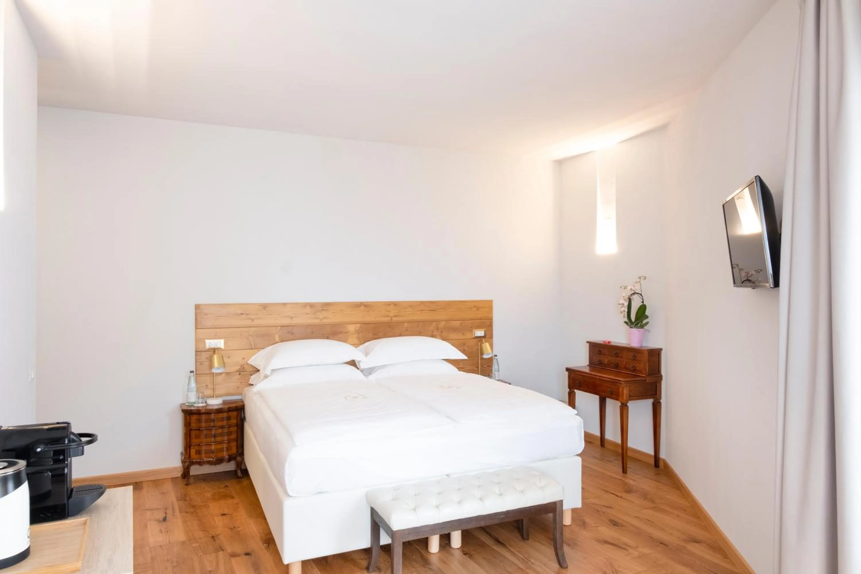 Bedroom, Bed in Corte Alma Spa and Luxury Home